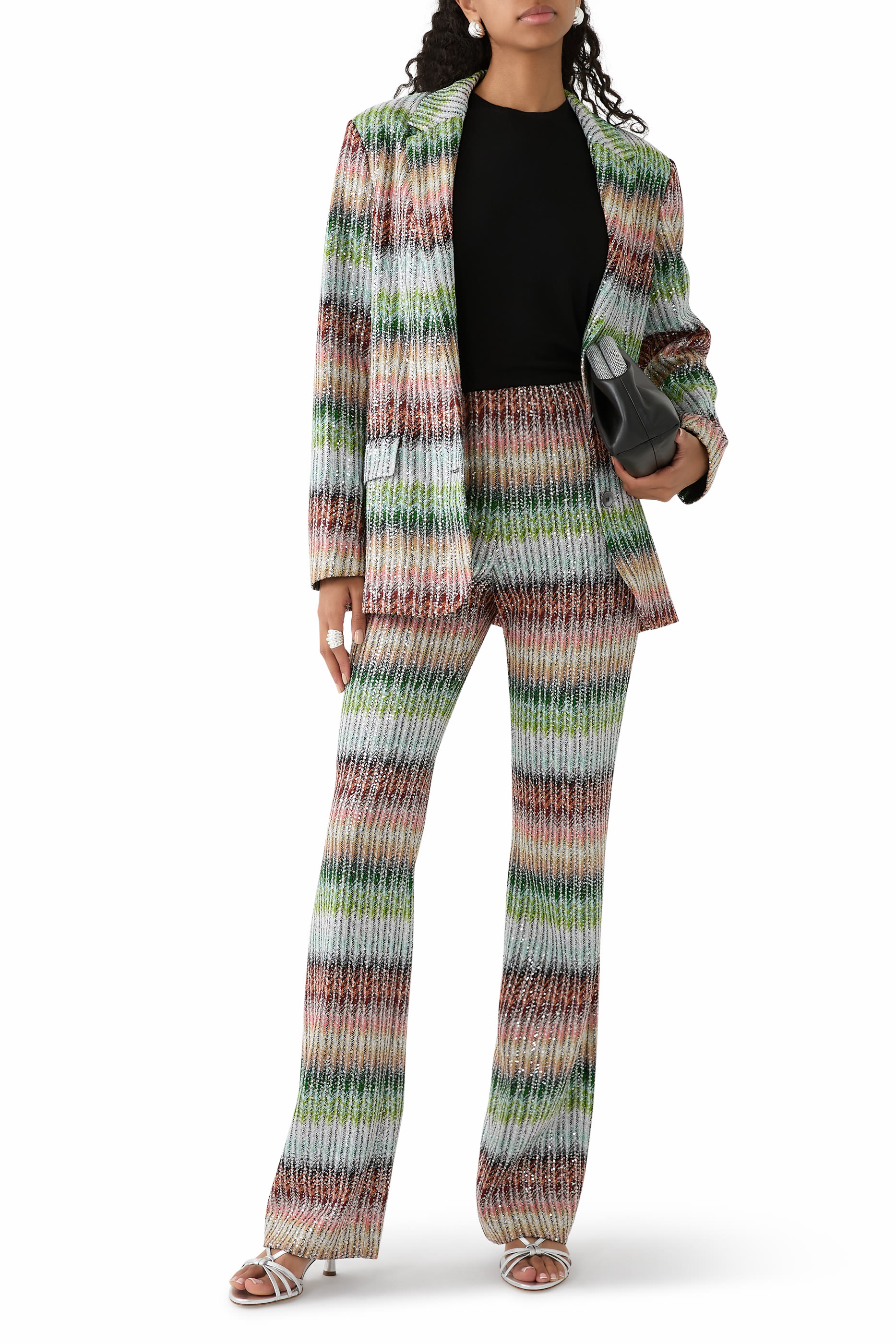 بنطال منسوج بحافة واسعة ونقشة خطوط متعرجة بلون متدرج