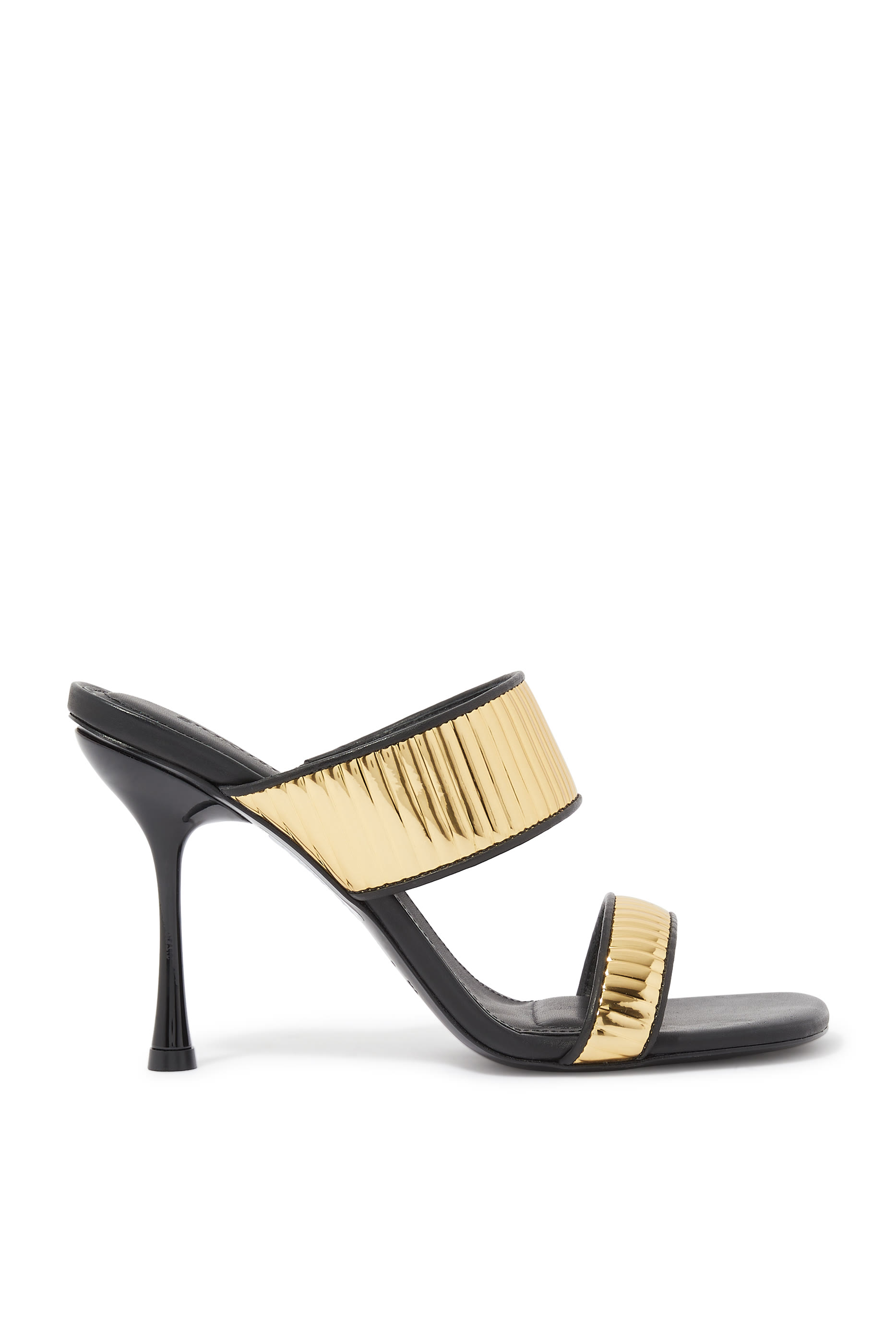 حذاء كارتر 95 مفتوح من الخلف بتفاصيل معدنية