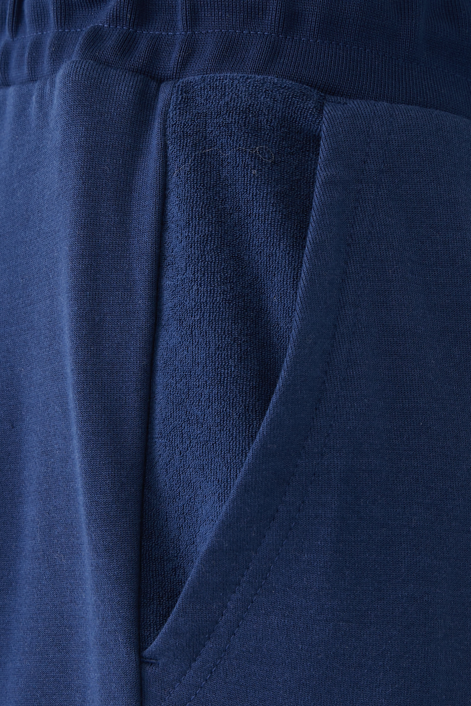 بنطال رياضي بقصة عادية