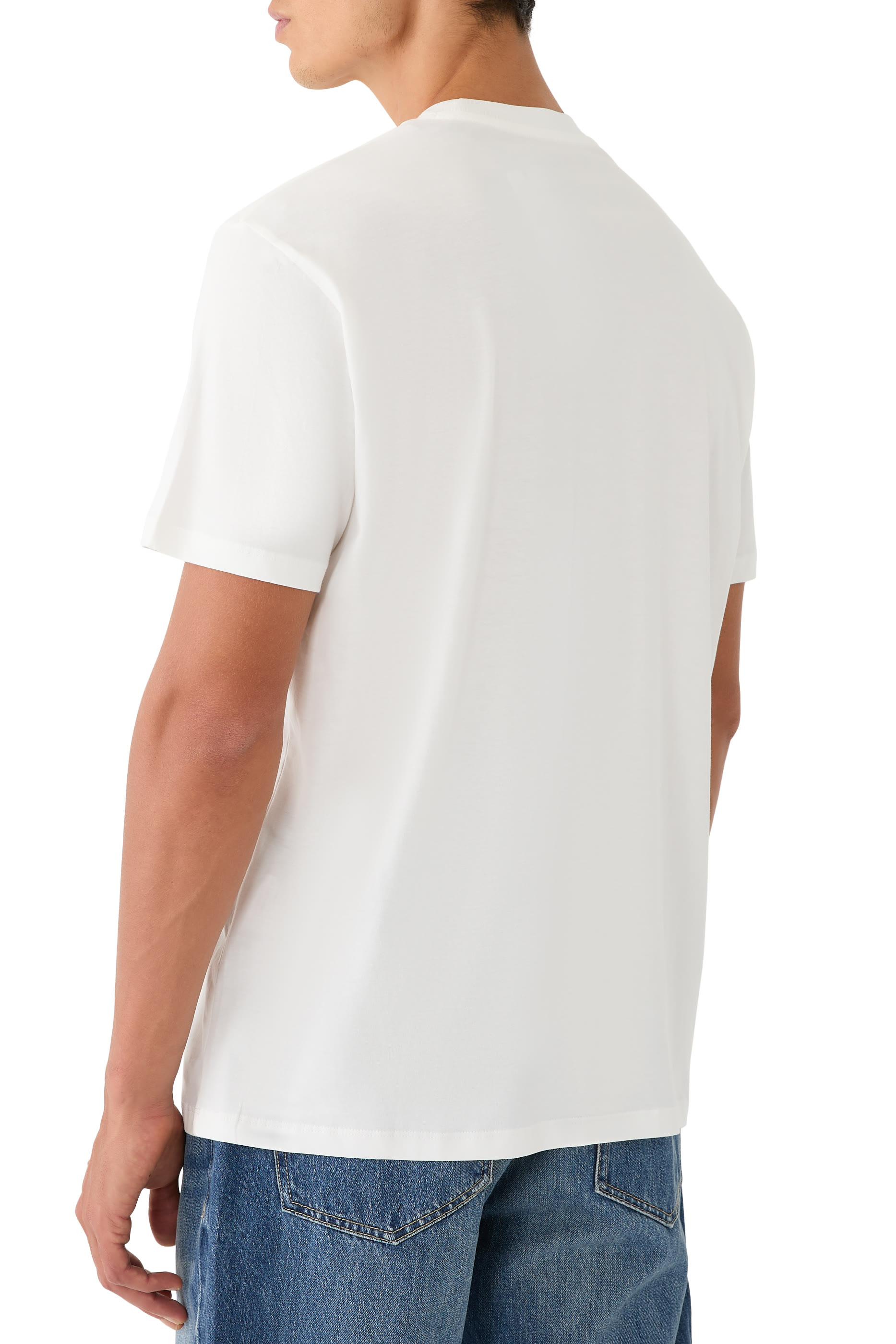 تيشيرت بحروف شعار الماركة