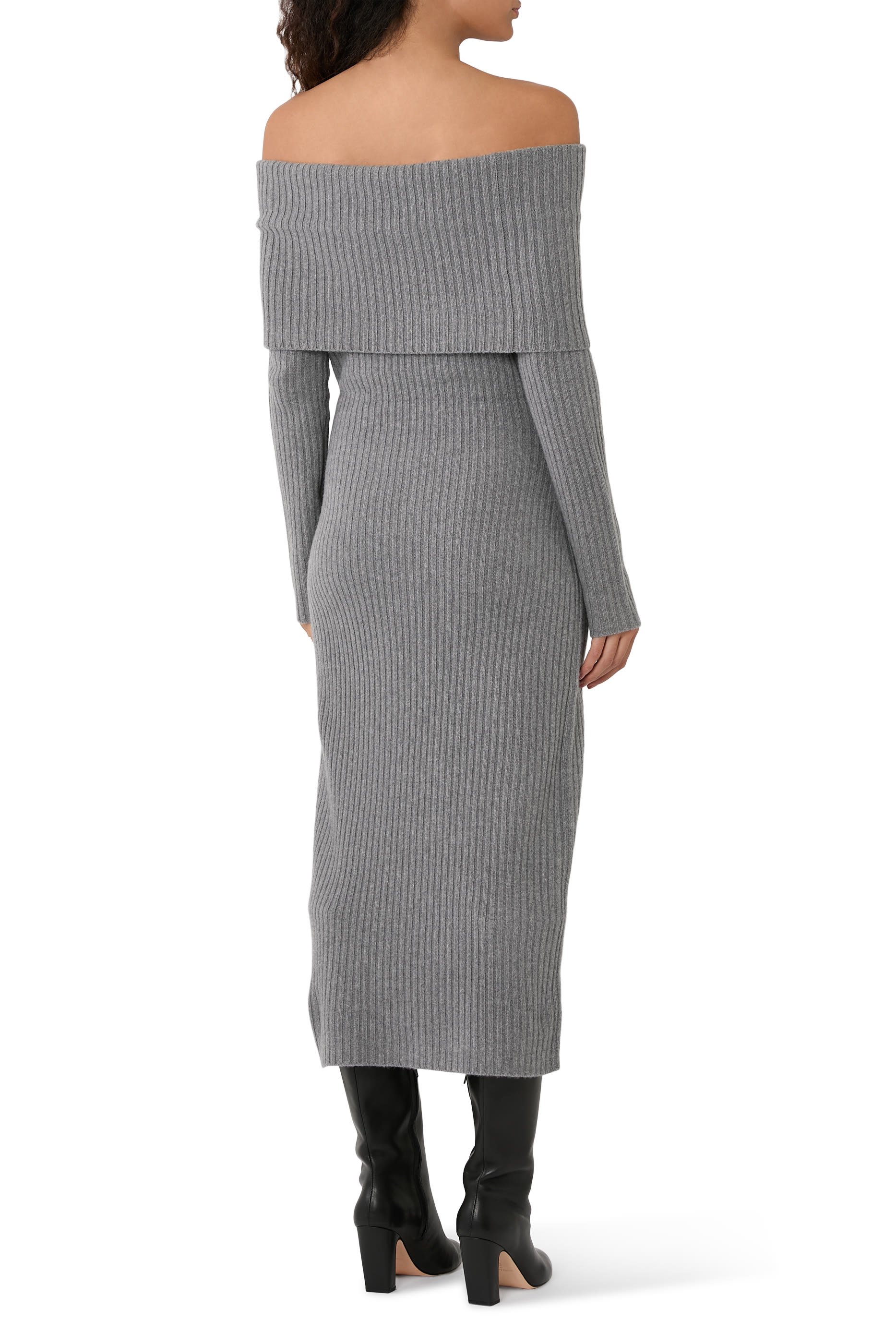 فستان بأكتاف مكشوفة قماش مضلع