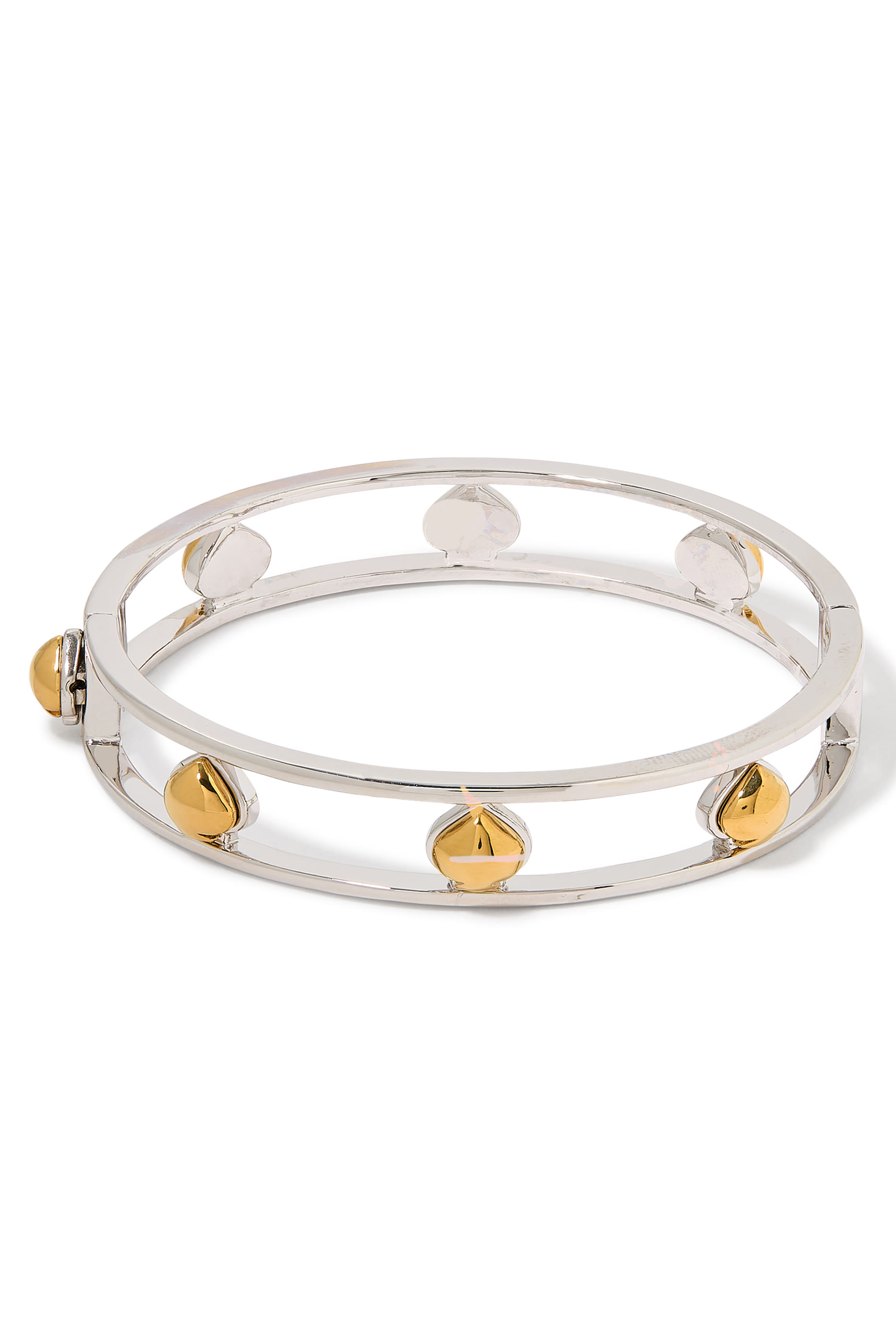 سوار بفتحات وحلي منحوتة بالشكل البستوني