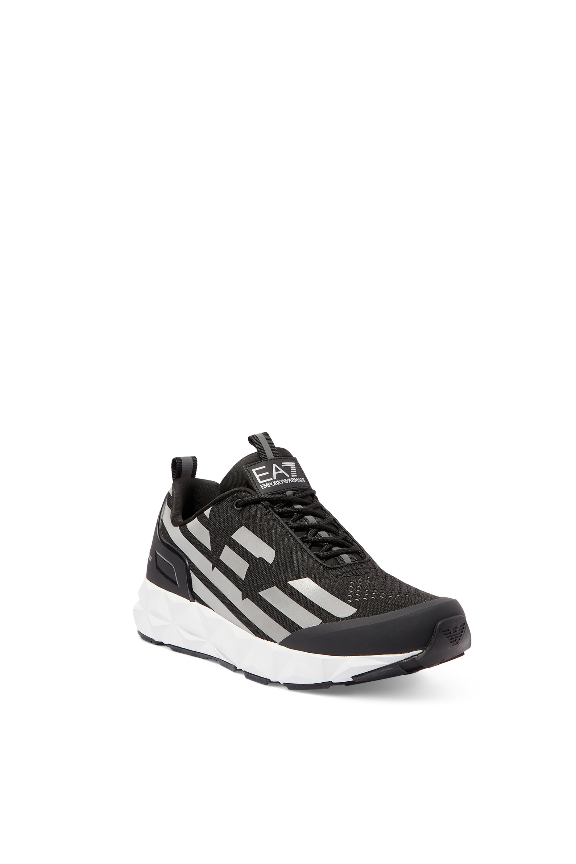 سنيكرز التيميت سي 2 كومبات بشعار الماركة