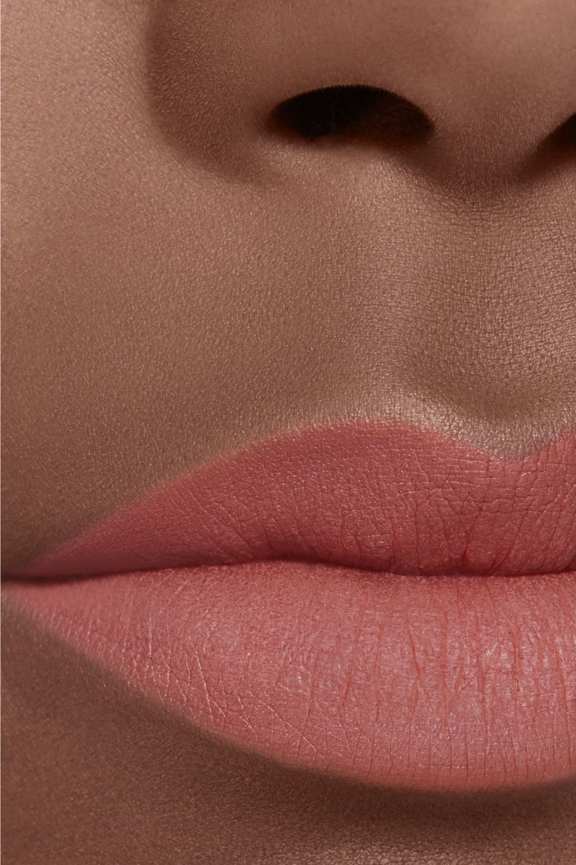 احمر شفاه Chanel Rouge Allure Liquid Velvet Ultrawear Intense مات سائل