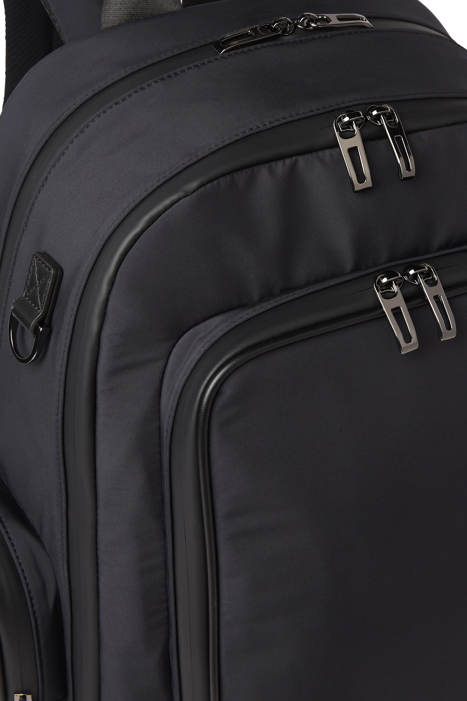 حقيبة ظهر نايلون من التشكيلة الأساسية للسفر