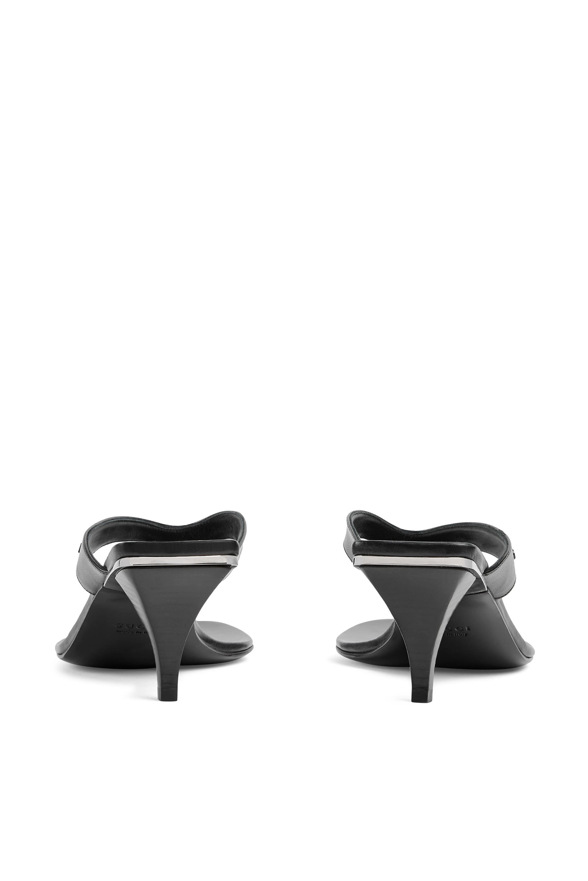 صندل فيتوريا 55 بتصميم ثونج