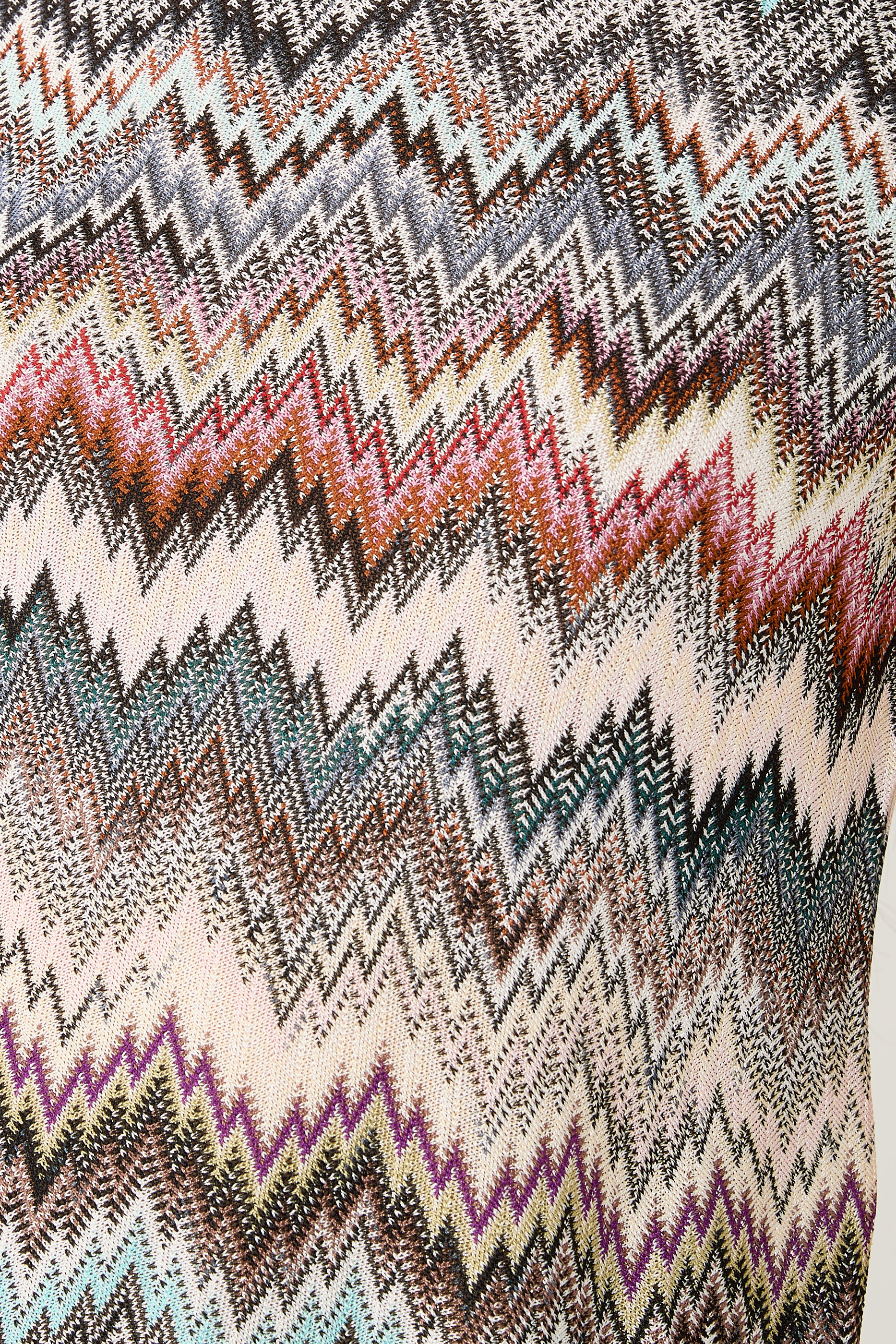  بلوزة بياقة عالية بنقشة جلد الأفعى