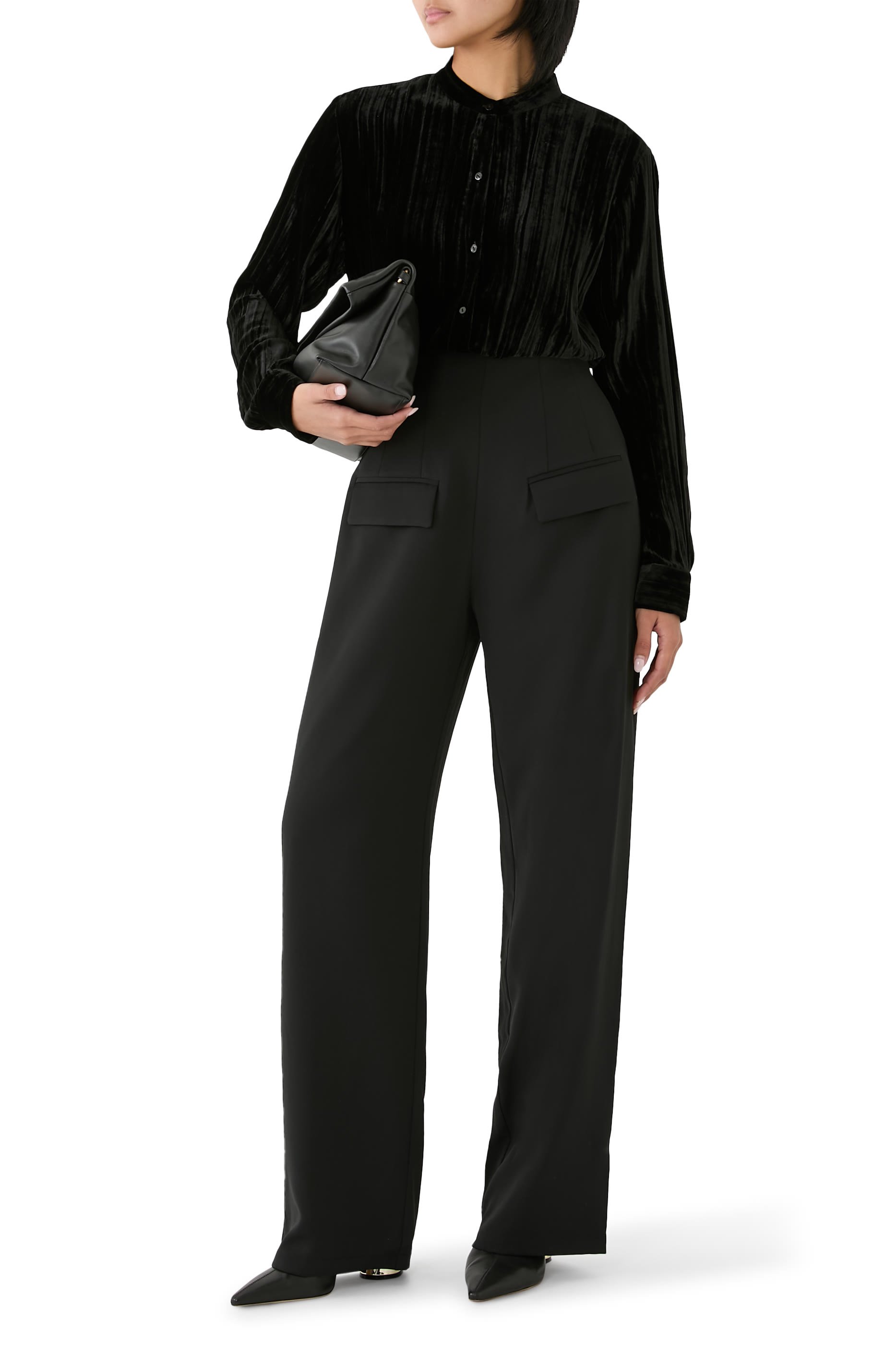 قميص بياقة صينية وأكمام طويلة