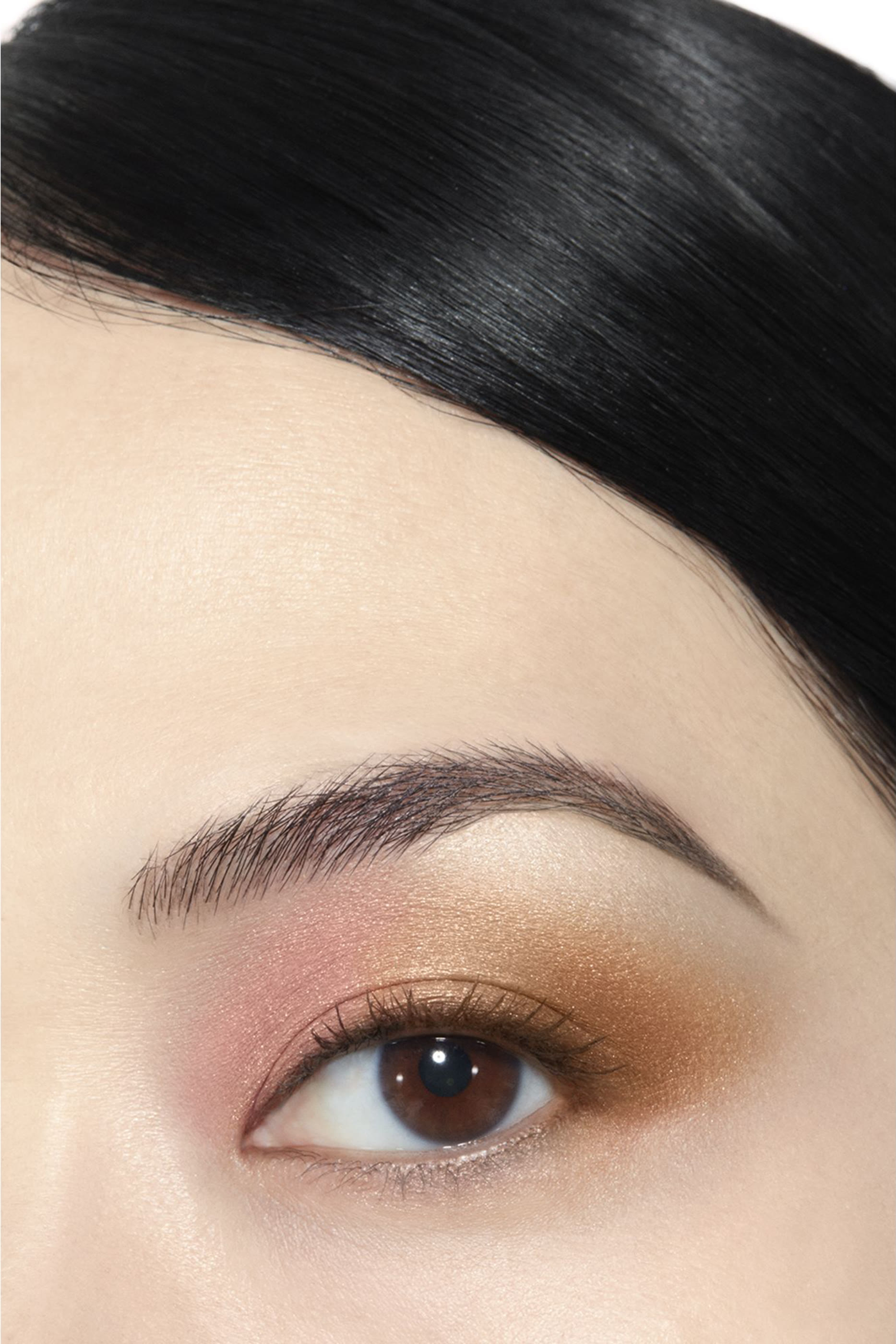 لوحة ظلال عيون وهايلايتر متعددة الاستعمالات Chanel Jeux De Lumi&egrave;res