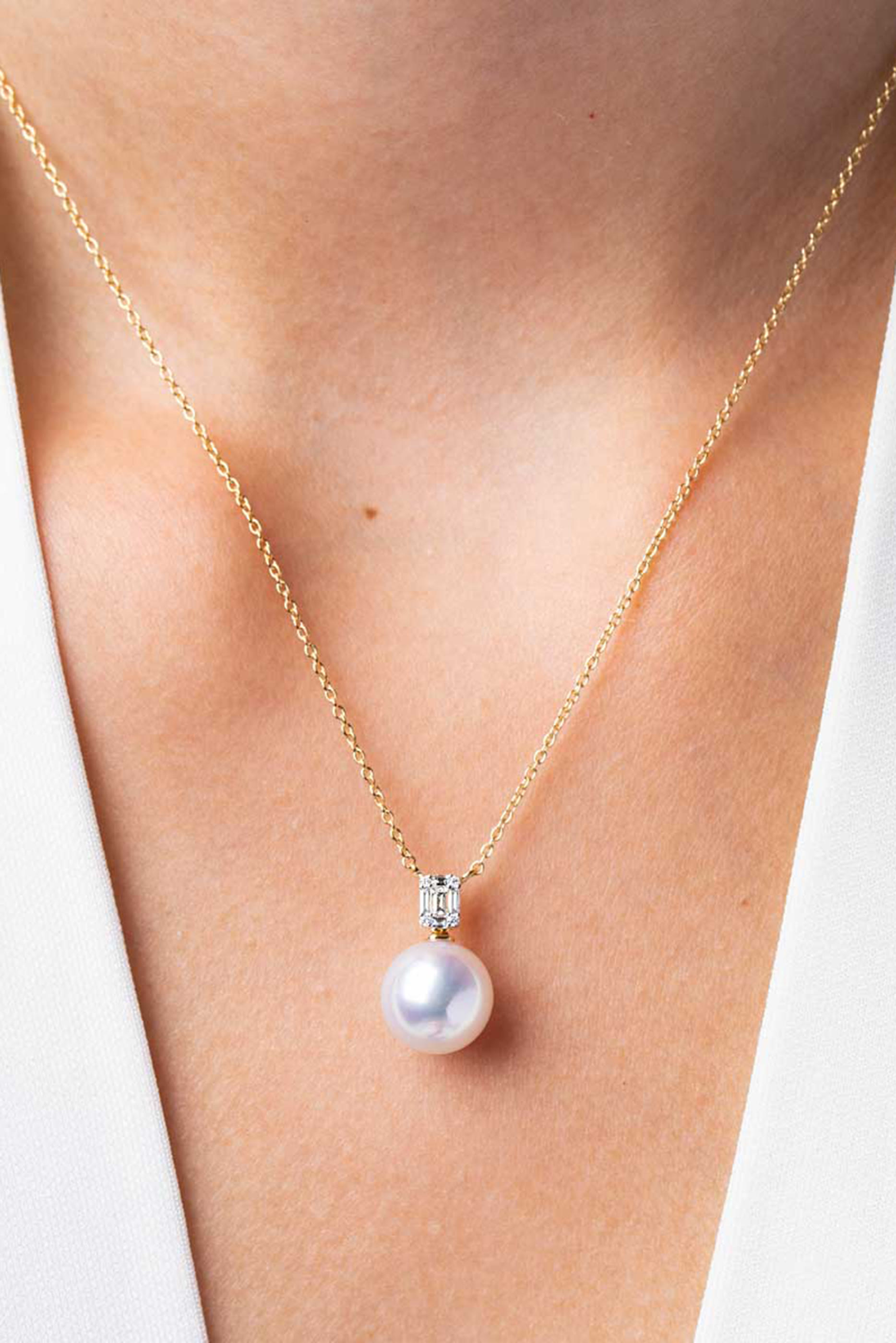 قلادة ستارلايت مزينة بلؤلؤ بحر الجنوب الأسترالية والماس ذهب أصفر عيار 18