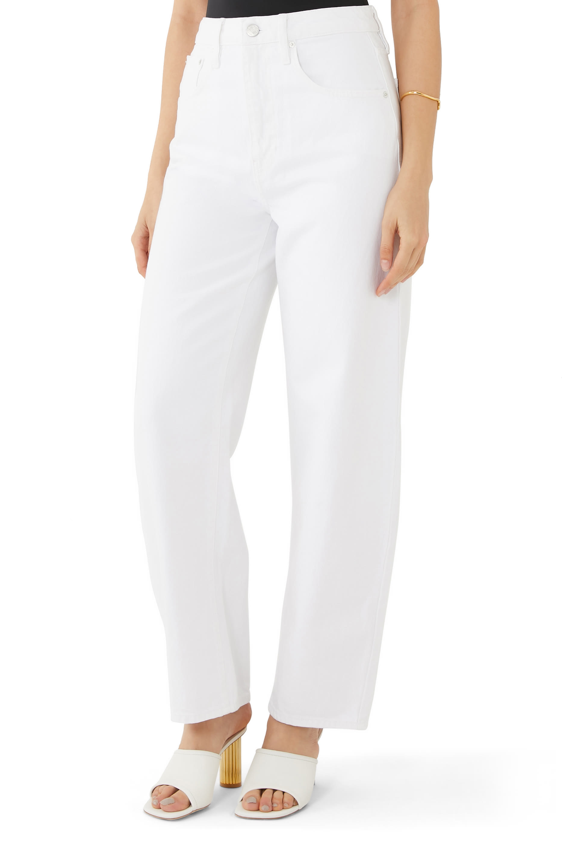 بنطال جينز طويل بقصة ساق مستقيمة