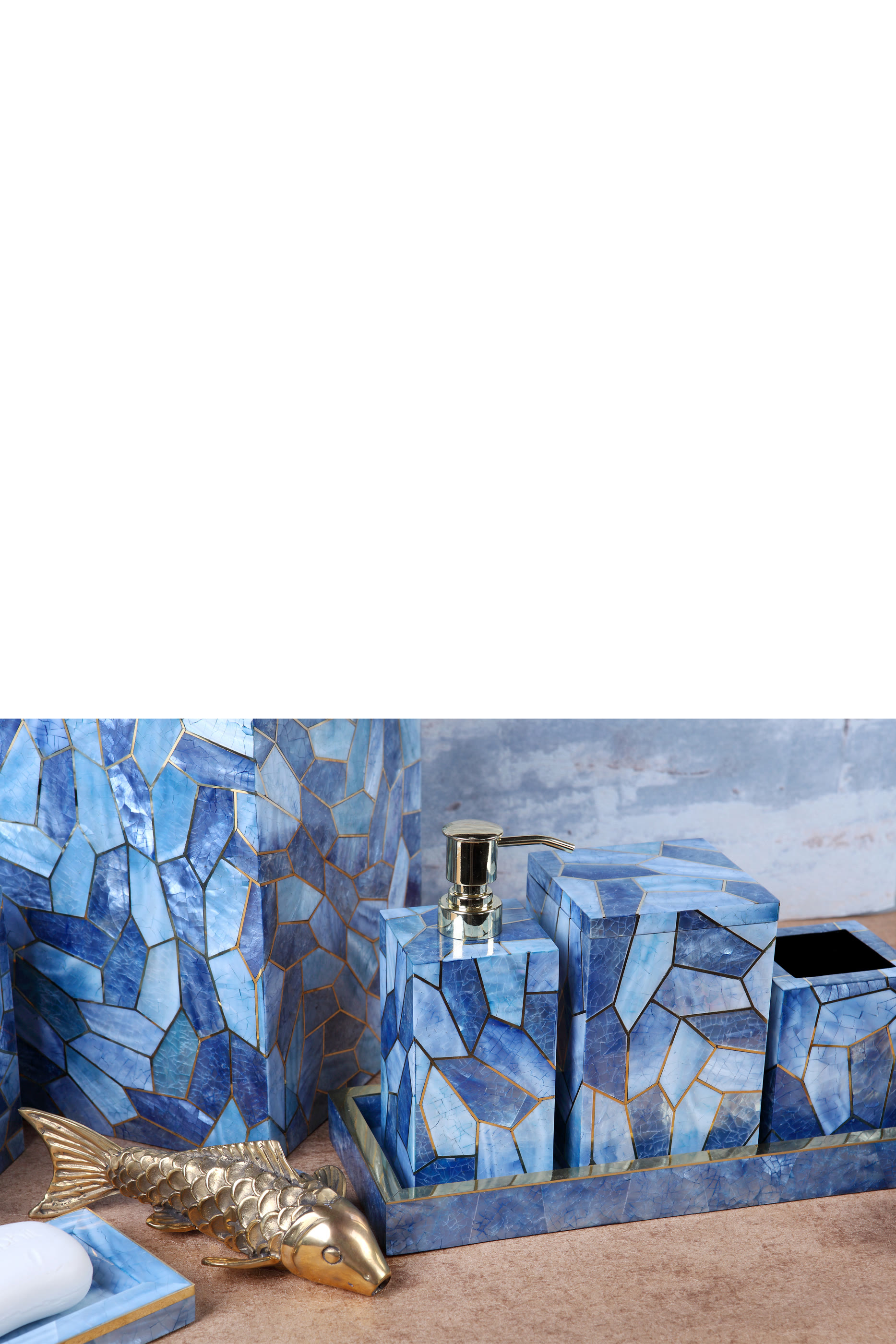 سلة مهملات فرانشيسكا صدف ونحاس