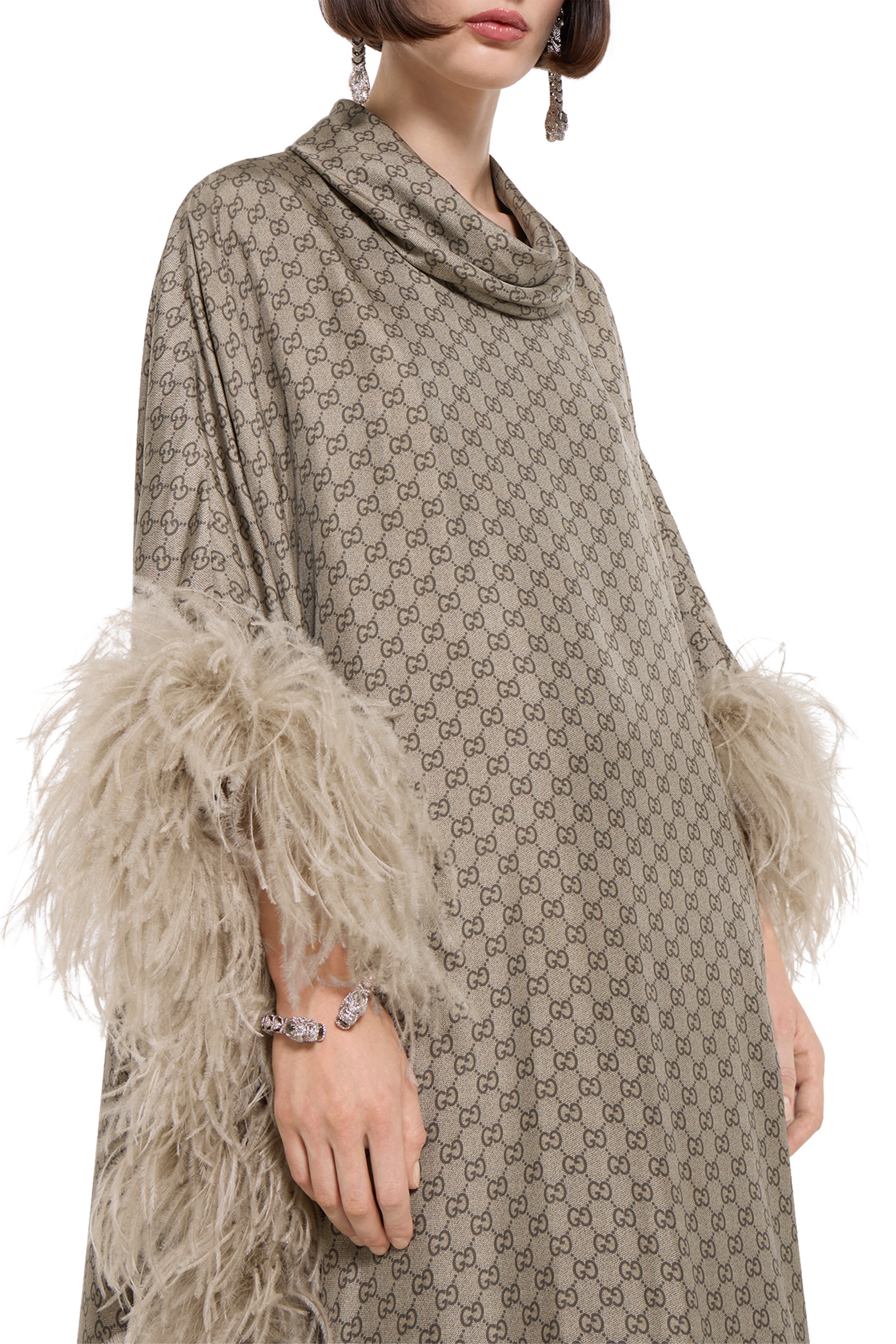 فستان طويل حرير تويل مزين كليا بنقشة حرفي شعار الماركة