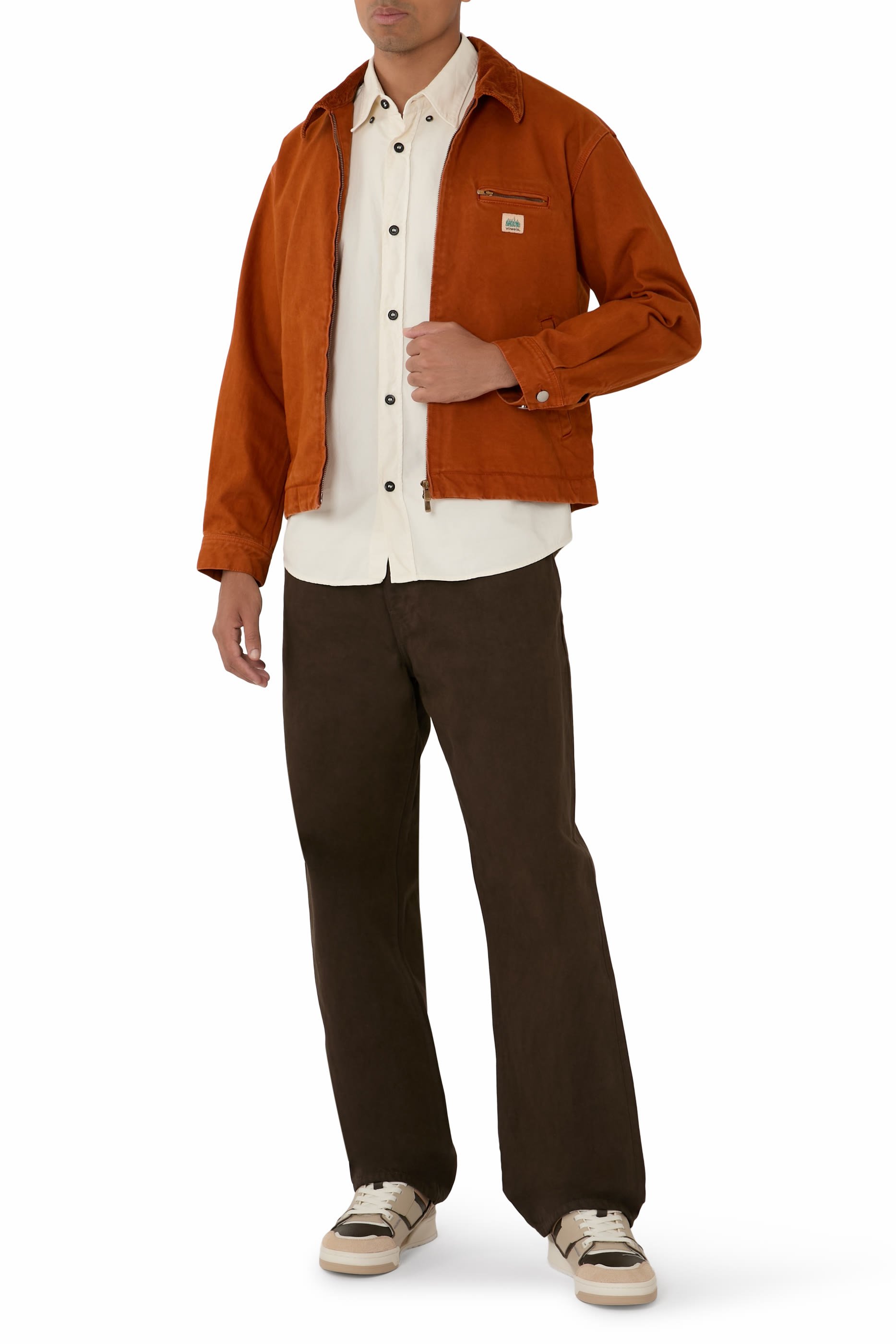 قميص بقصة مريحة مطرز بشعار الماركة 