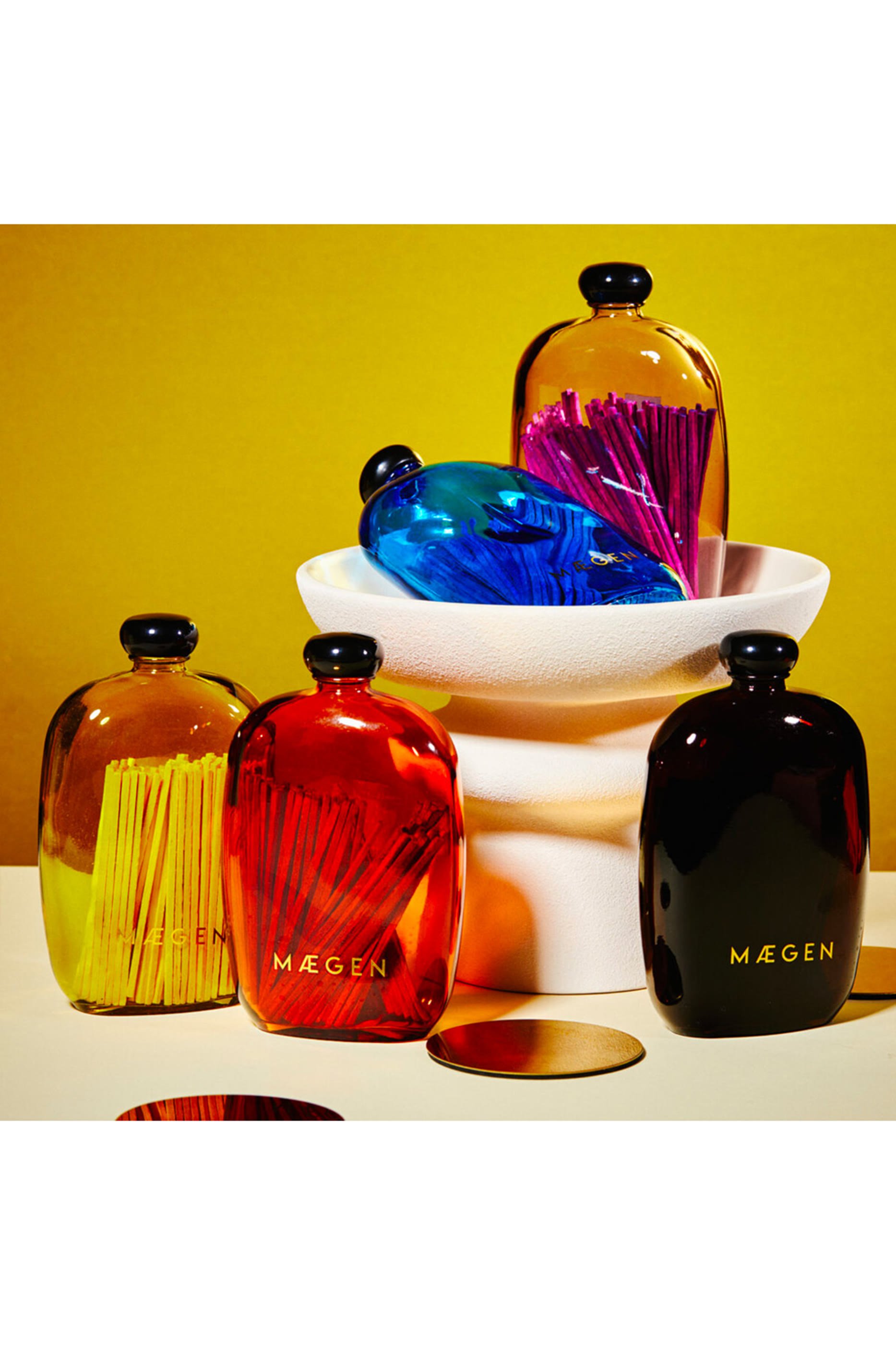 وعاء أعواد ثقاب بتصميم كروي