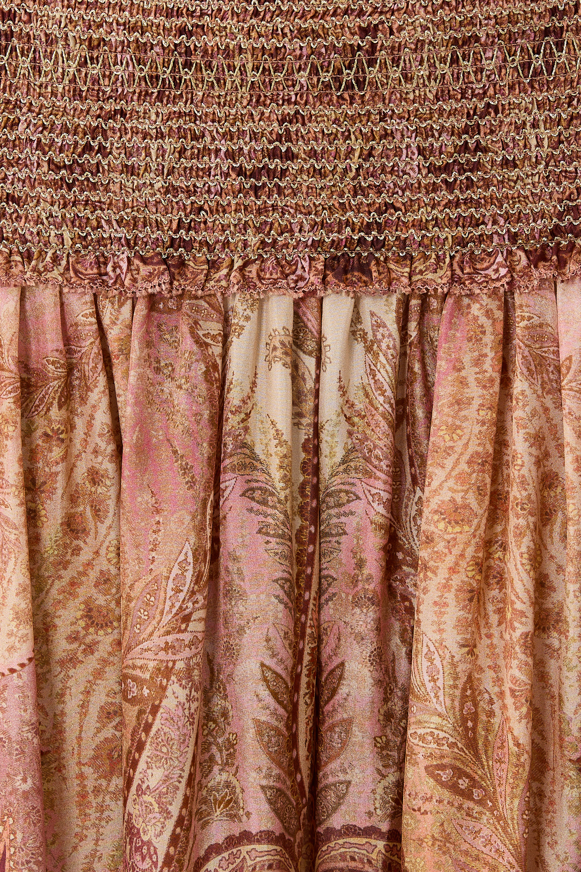 تنورة واندرلاست طويلة مزينة بكشكش