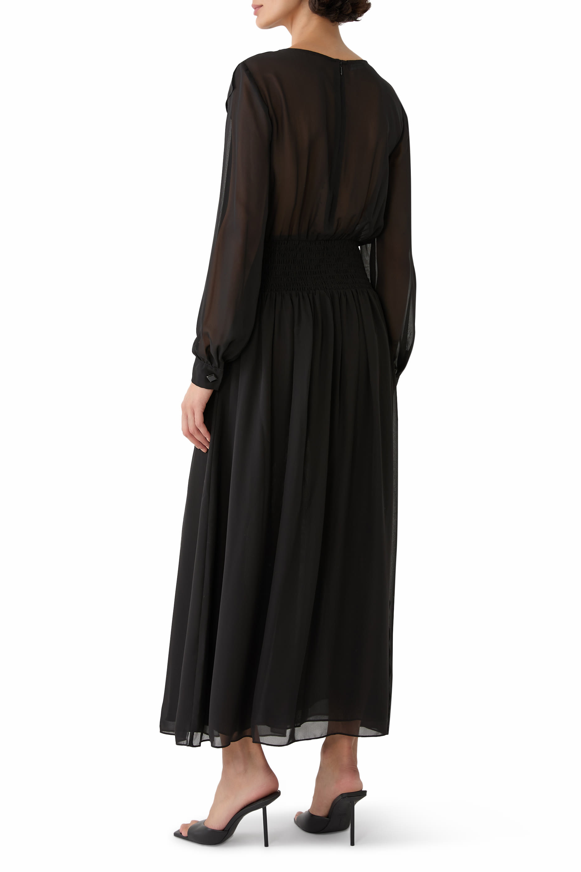 فستان متوسط الطول بطيات مزين بكشكش