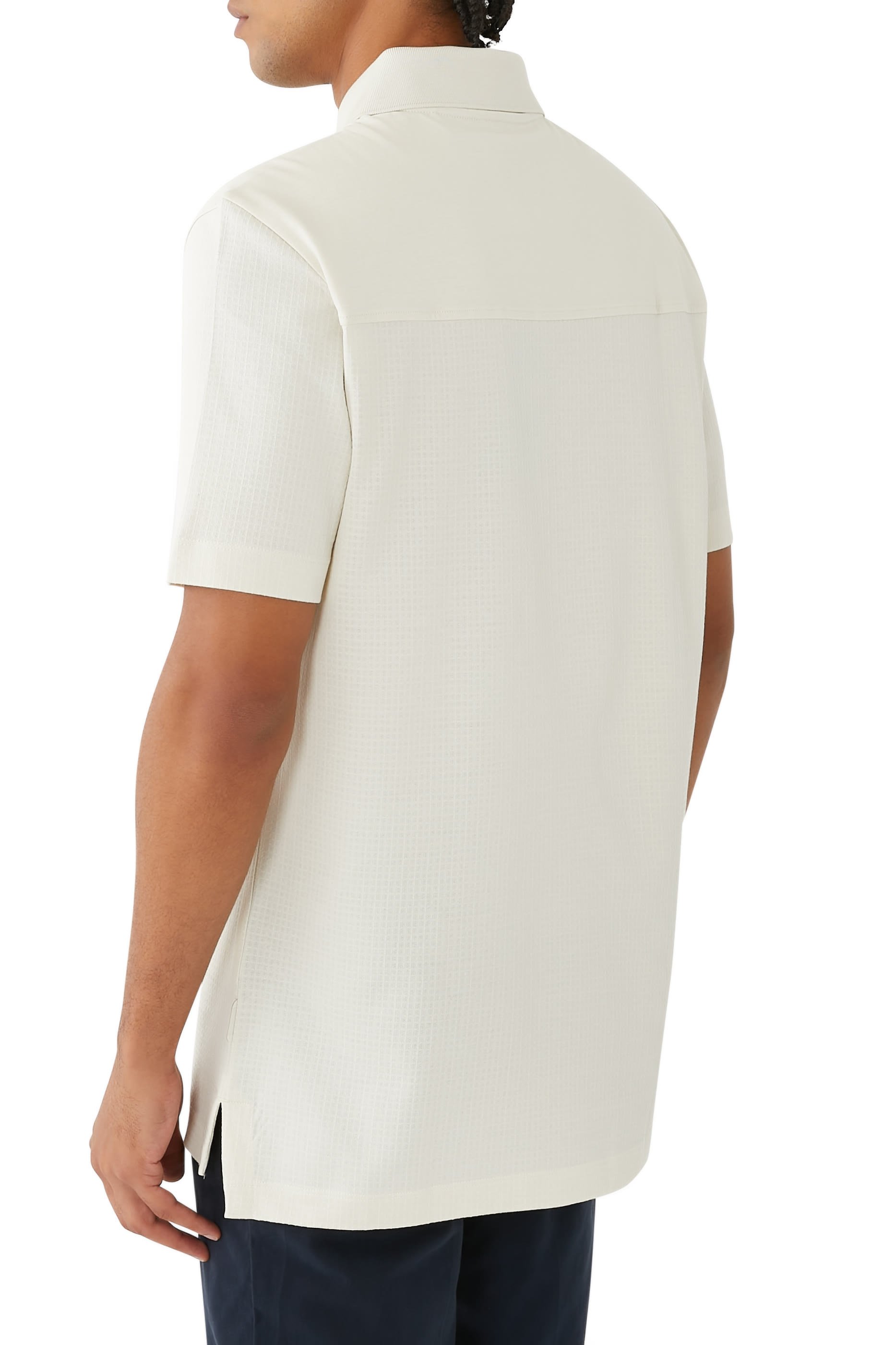 قميص بولو بأكمام قصيرة