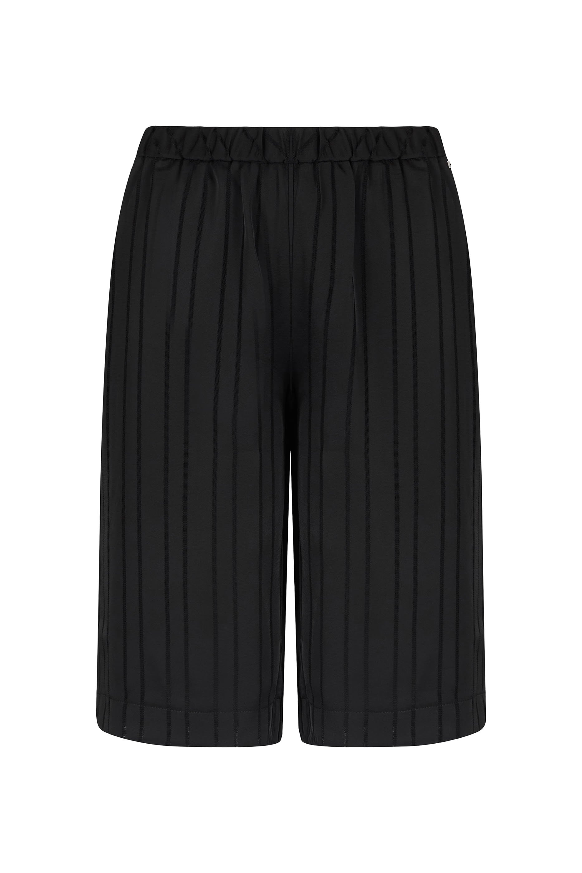 شورت بيرمودا مخطط