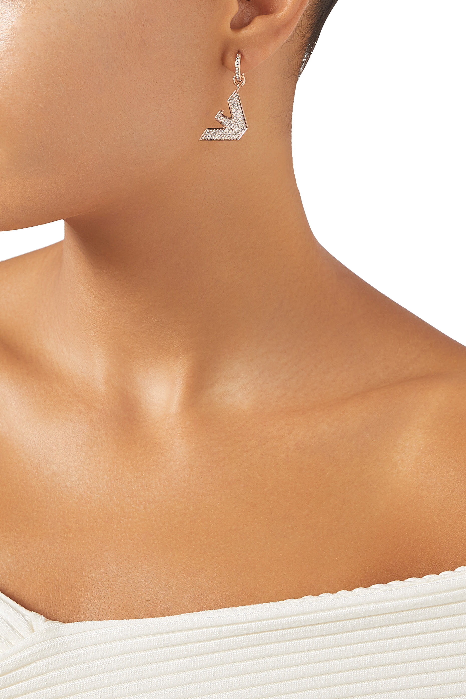 أقراط بشعار الماركة ستانليس ستيل مرصعة بالكريستال