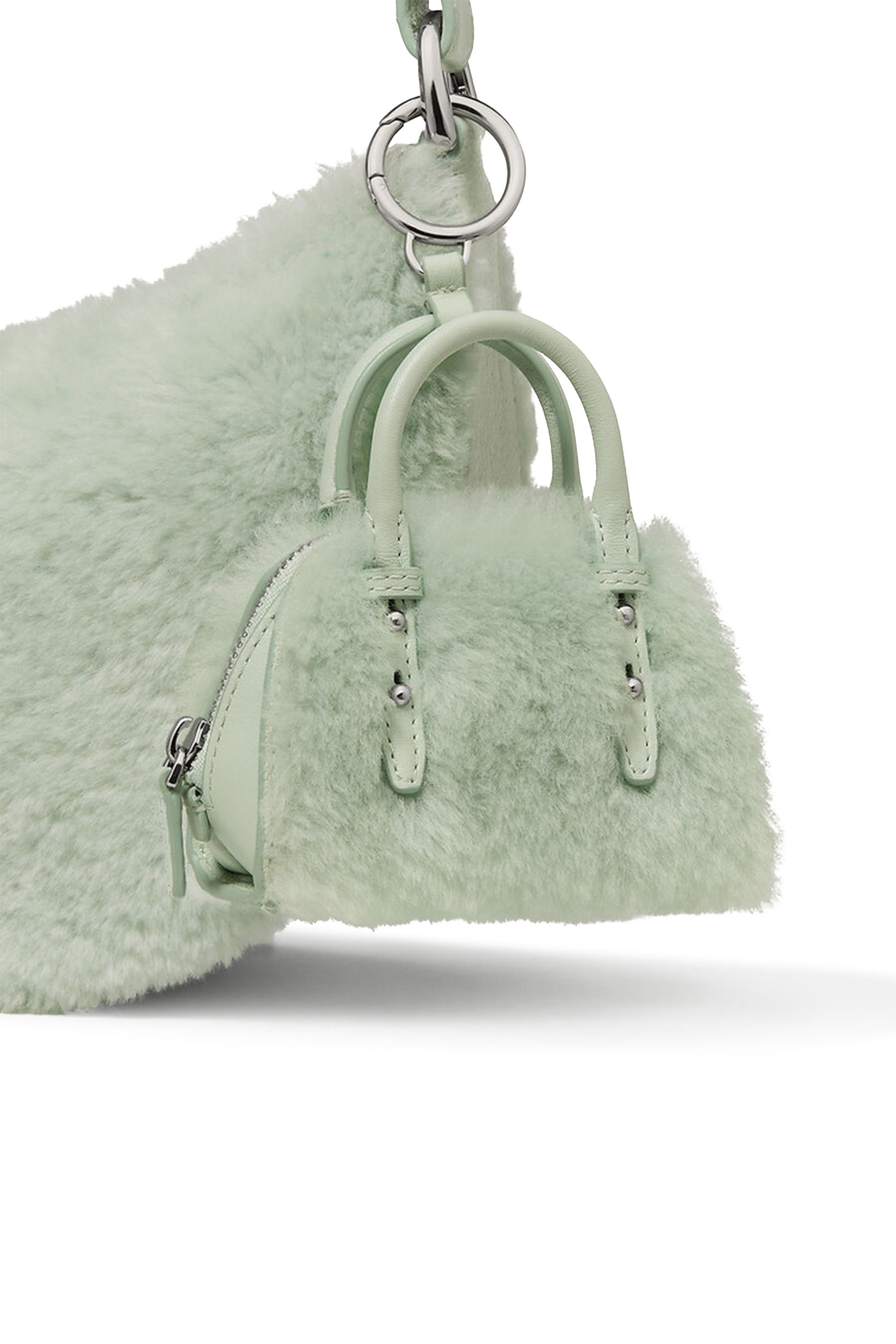 حلية حقيبة بتصميم حقيبة كاري اول نانو