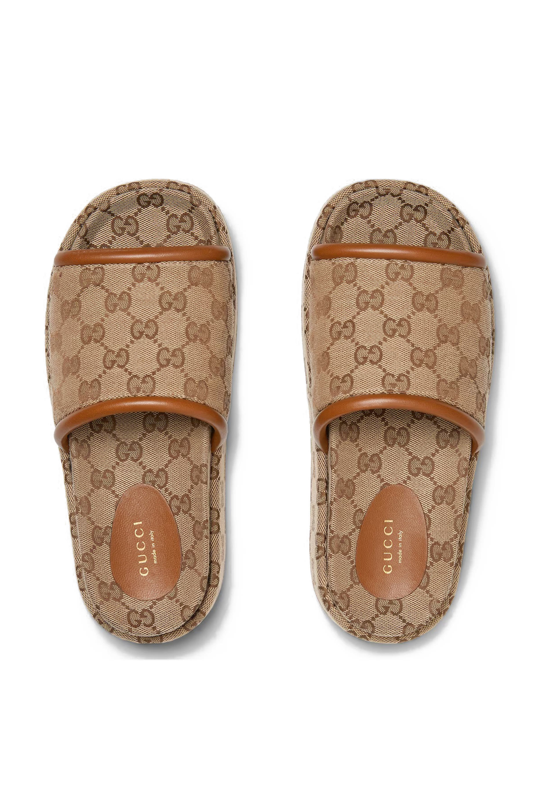 صندل بنعل سميك 30 وشعار الماركة