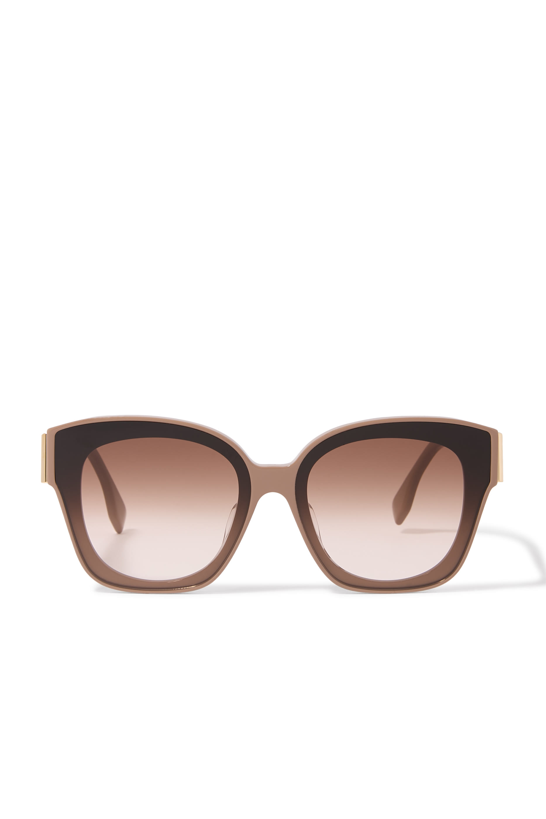 نظارة شمسية بشعار الماركة