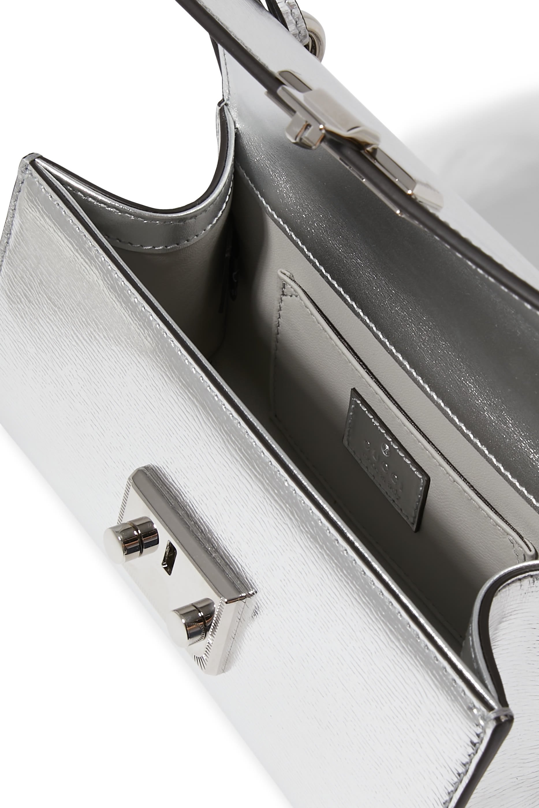 حقيبة يد بقفل