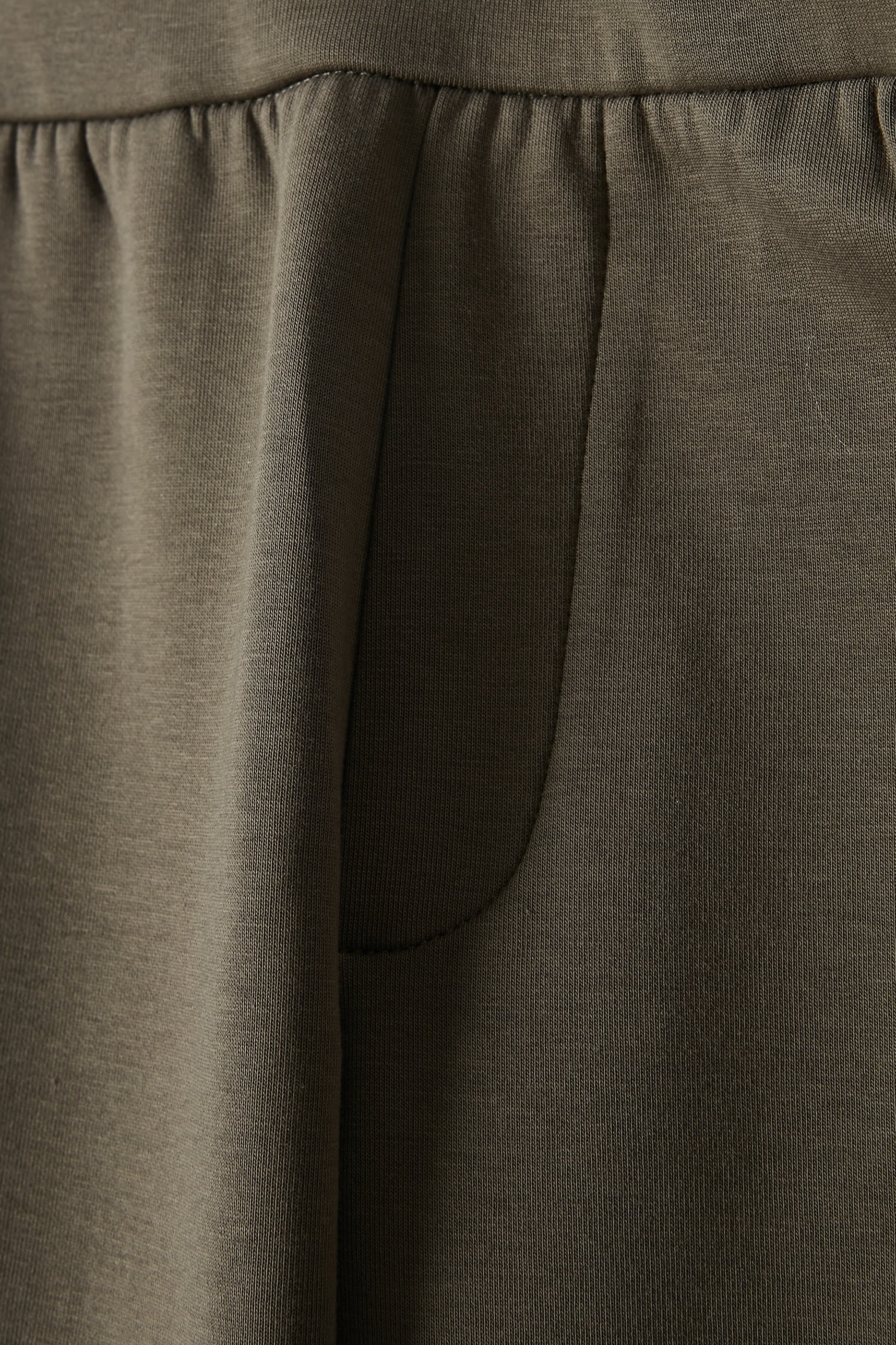 بنطال رياضي برقعة شعار النسر للأطفال