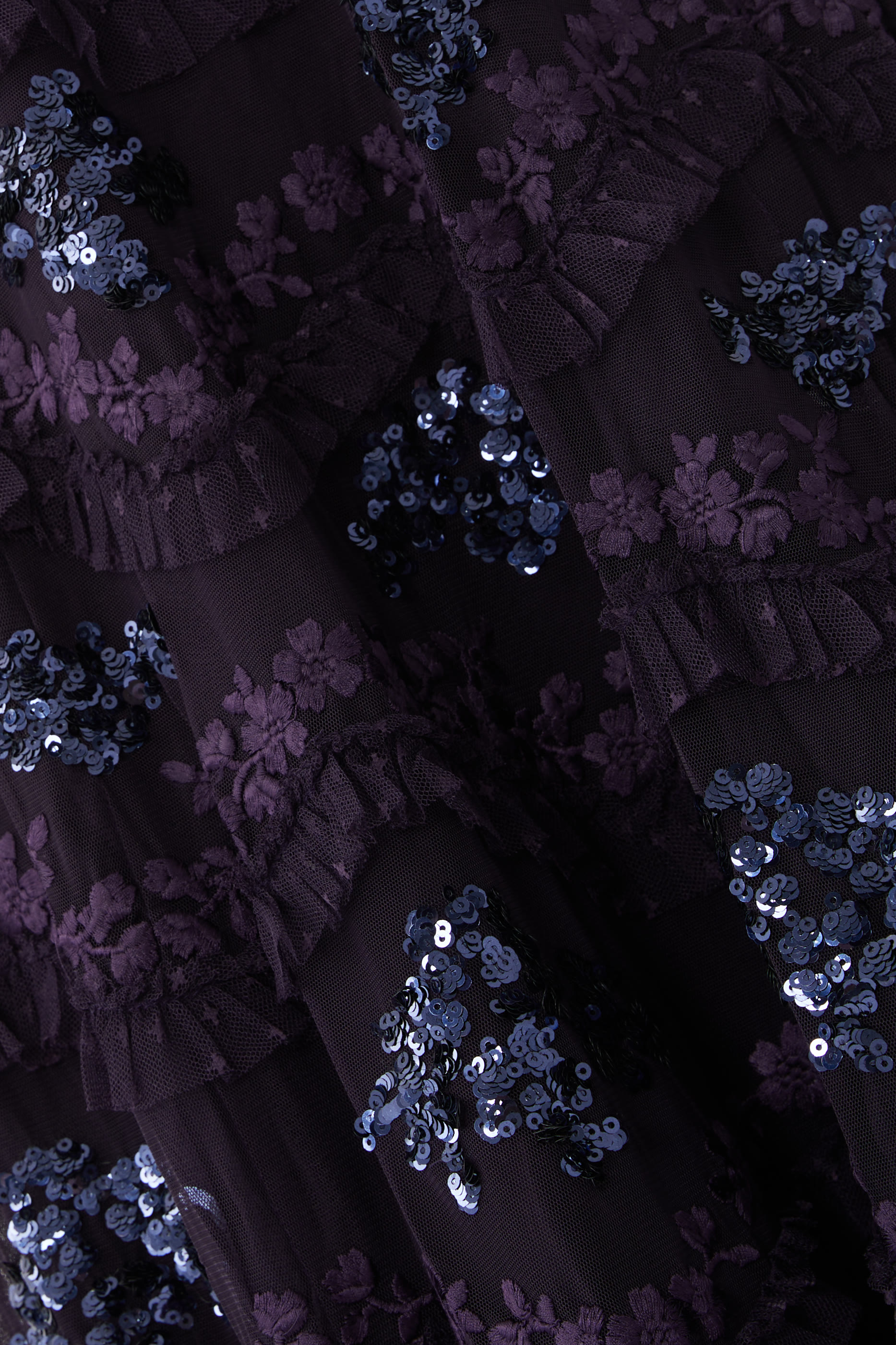 فستان سهرة كارمين مزين بكشكش تول