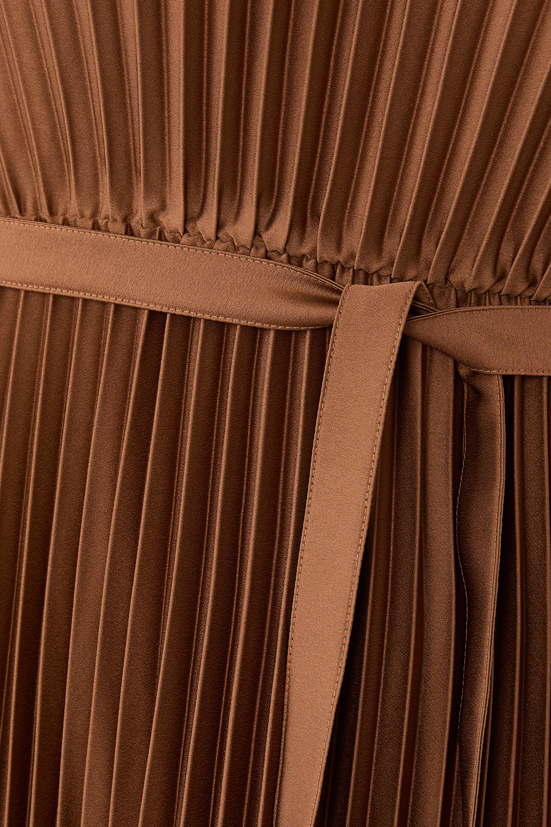 فستان فولتا منسوج بطيات