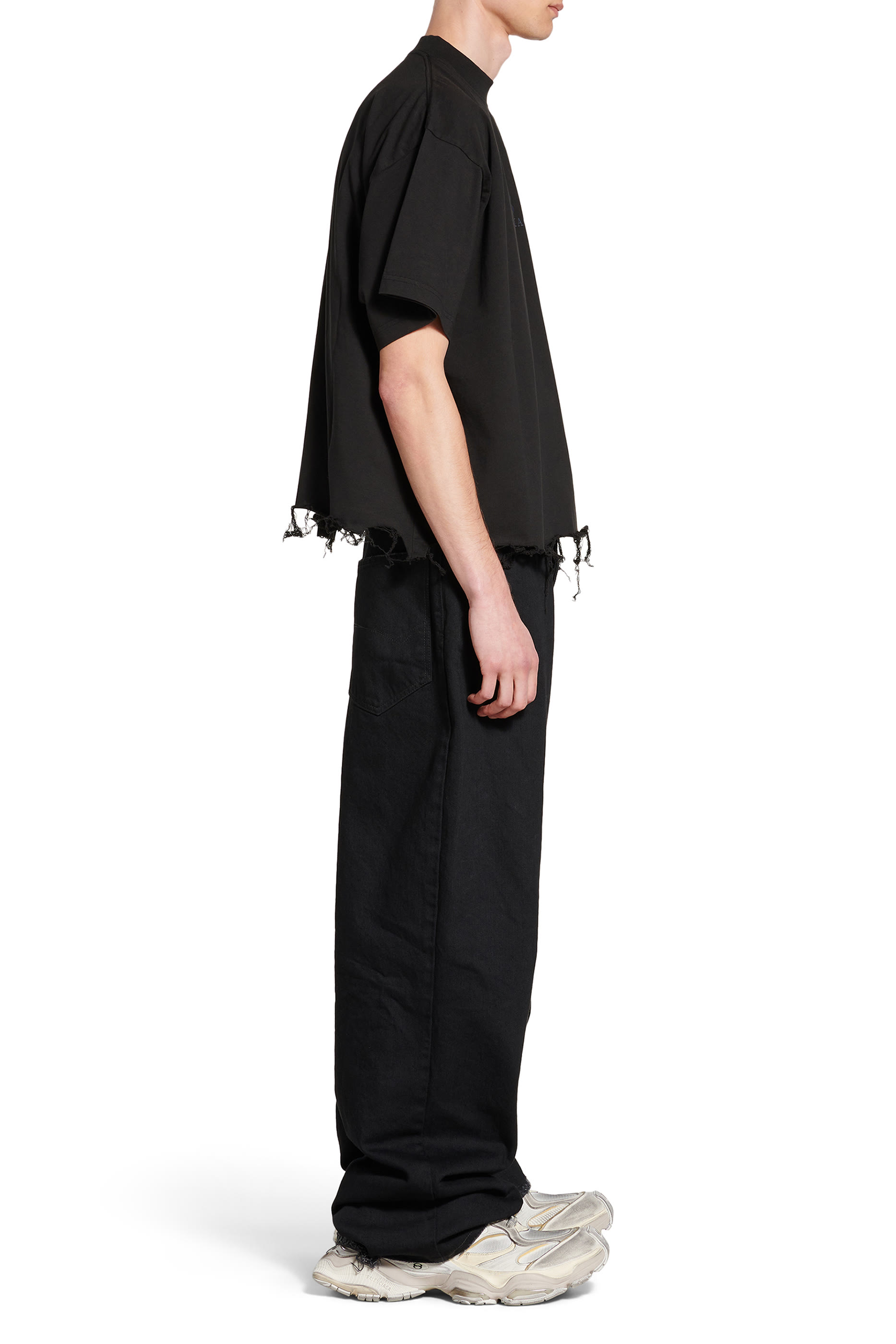 تيشيرت فضفاض قصير بشعار BB الكلاسيكي