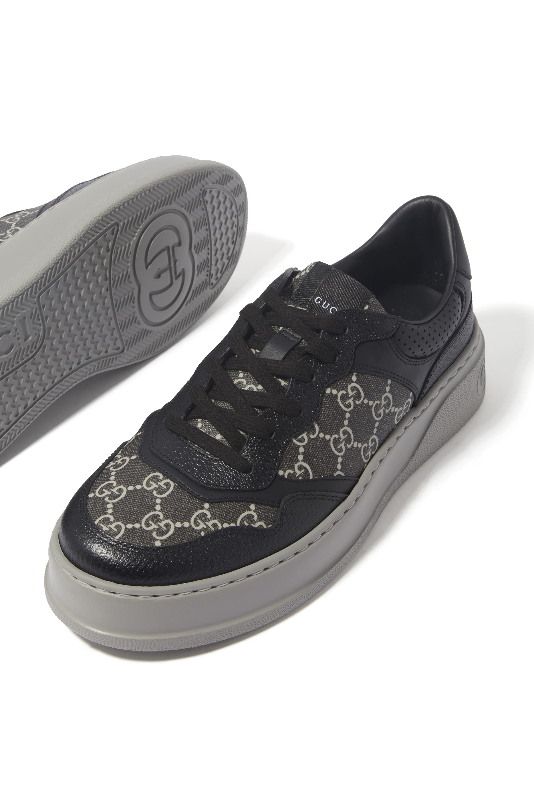 سنيكرز قنب سوبريم بشعار حرفي الماركة