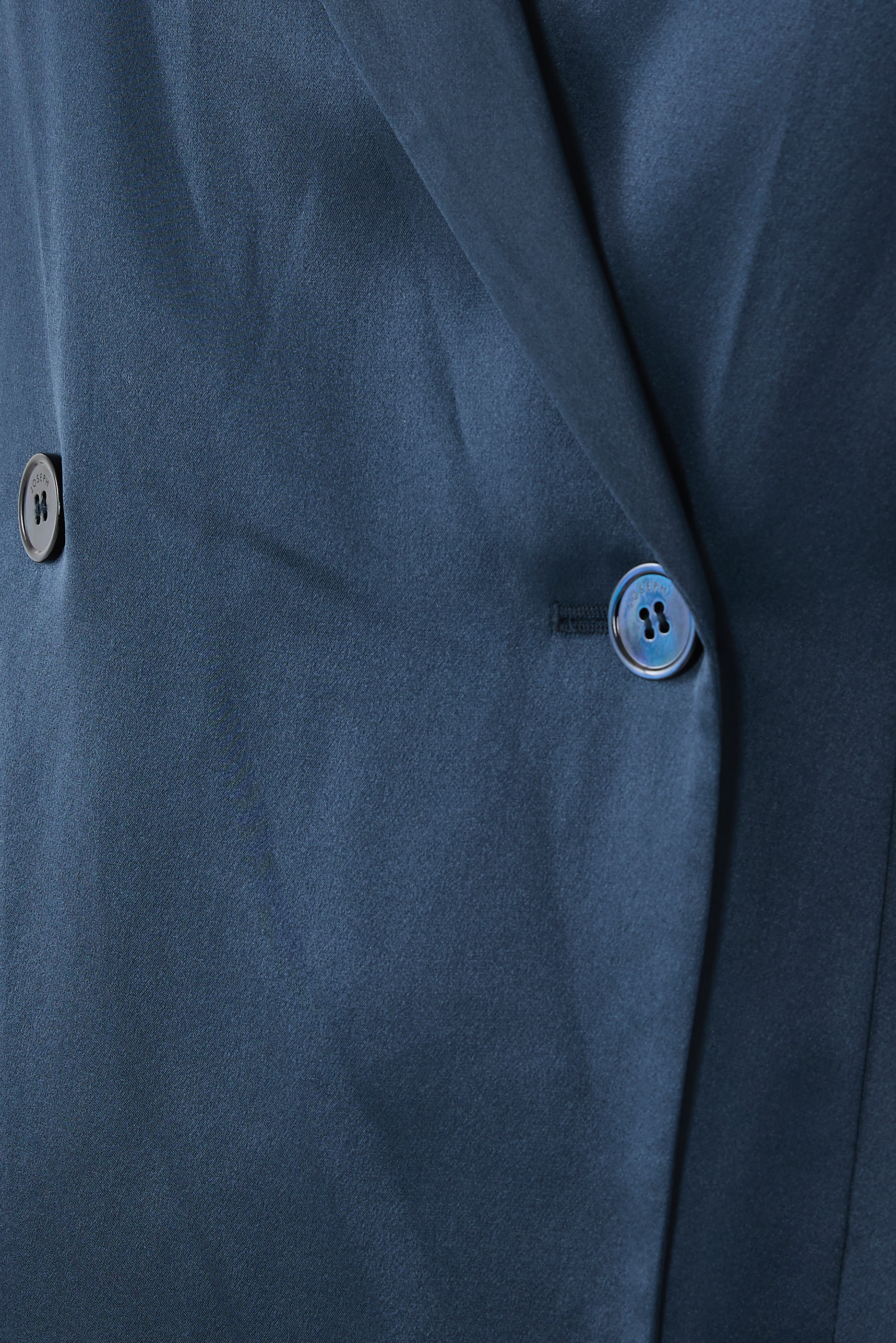 جاكيت آرتشر حرير ساتان