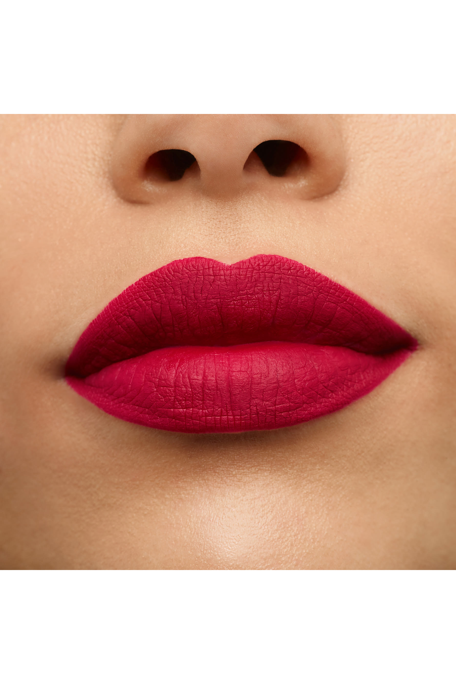 أحمر شفاه يتركيبة سائلة غير لامعة