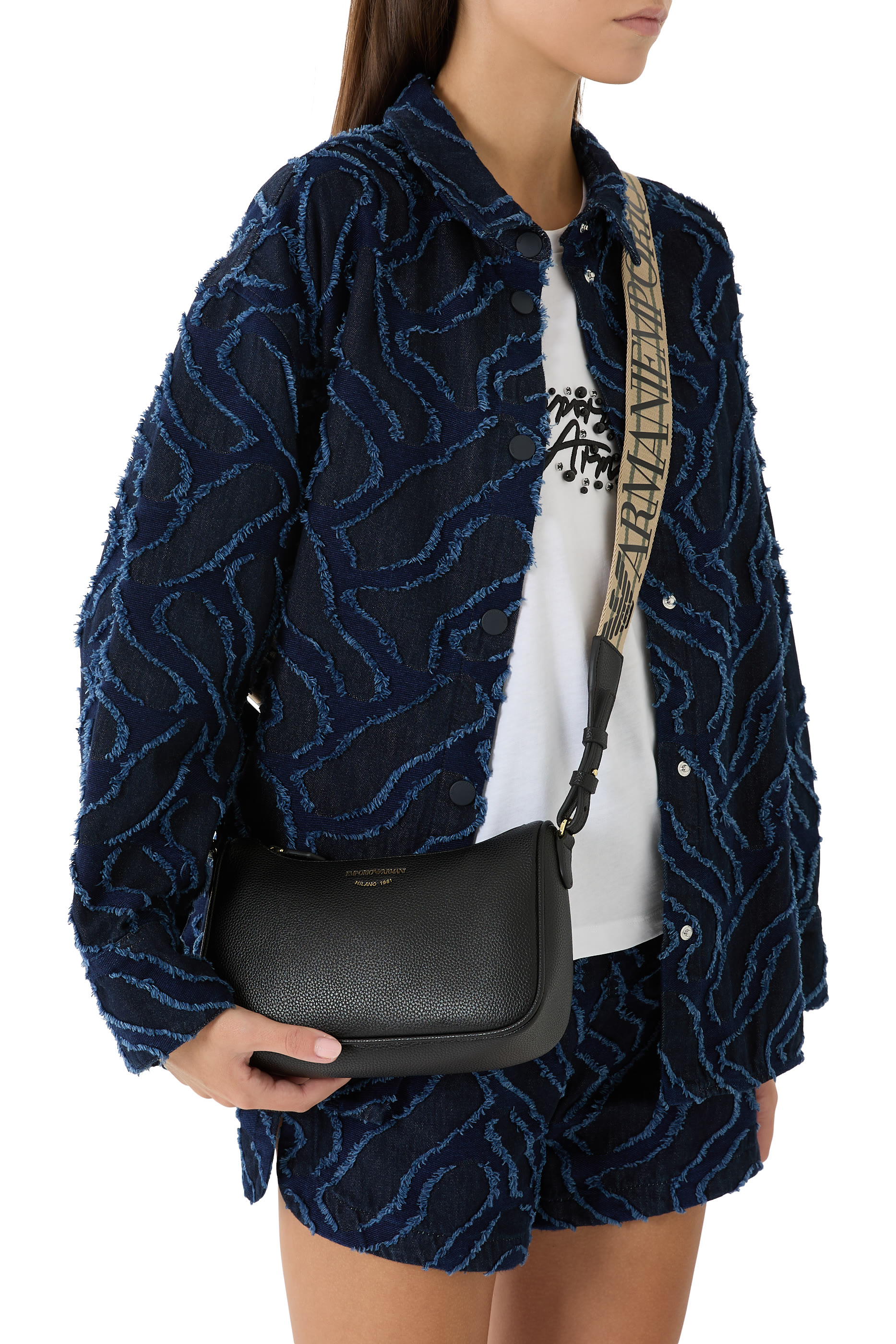 حقيبة كروس بودي باغيت بشعار الماركة