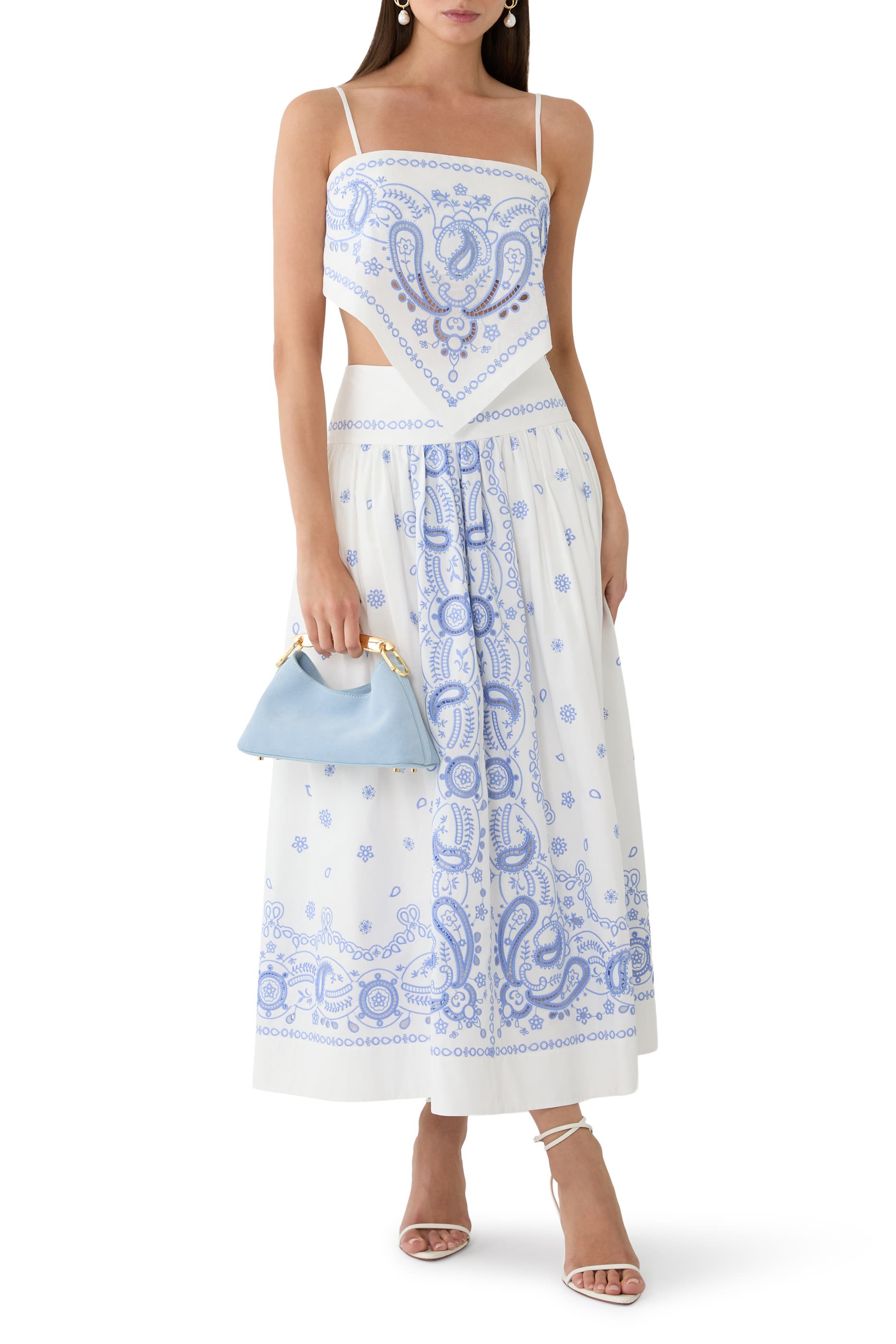 بلوزة مطرزة كتان