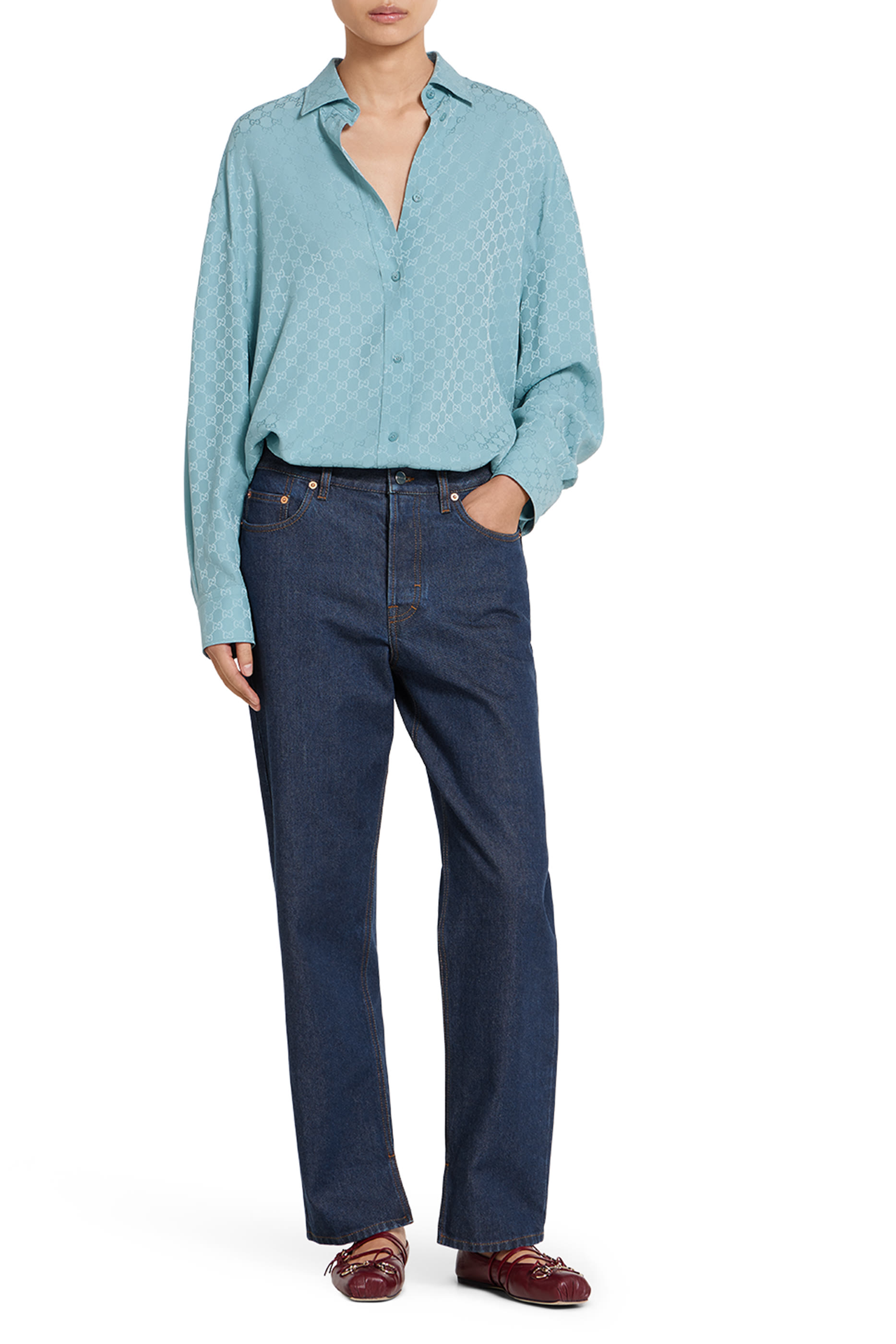 قميص مزين بشعار الماركة بقصة فضفاضة حرير جاكار