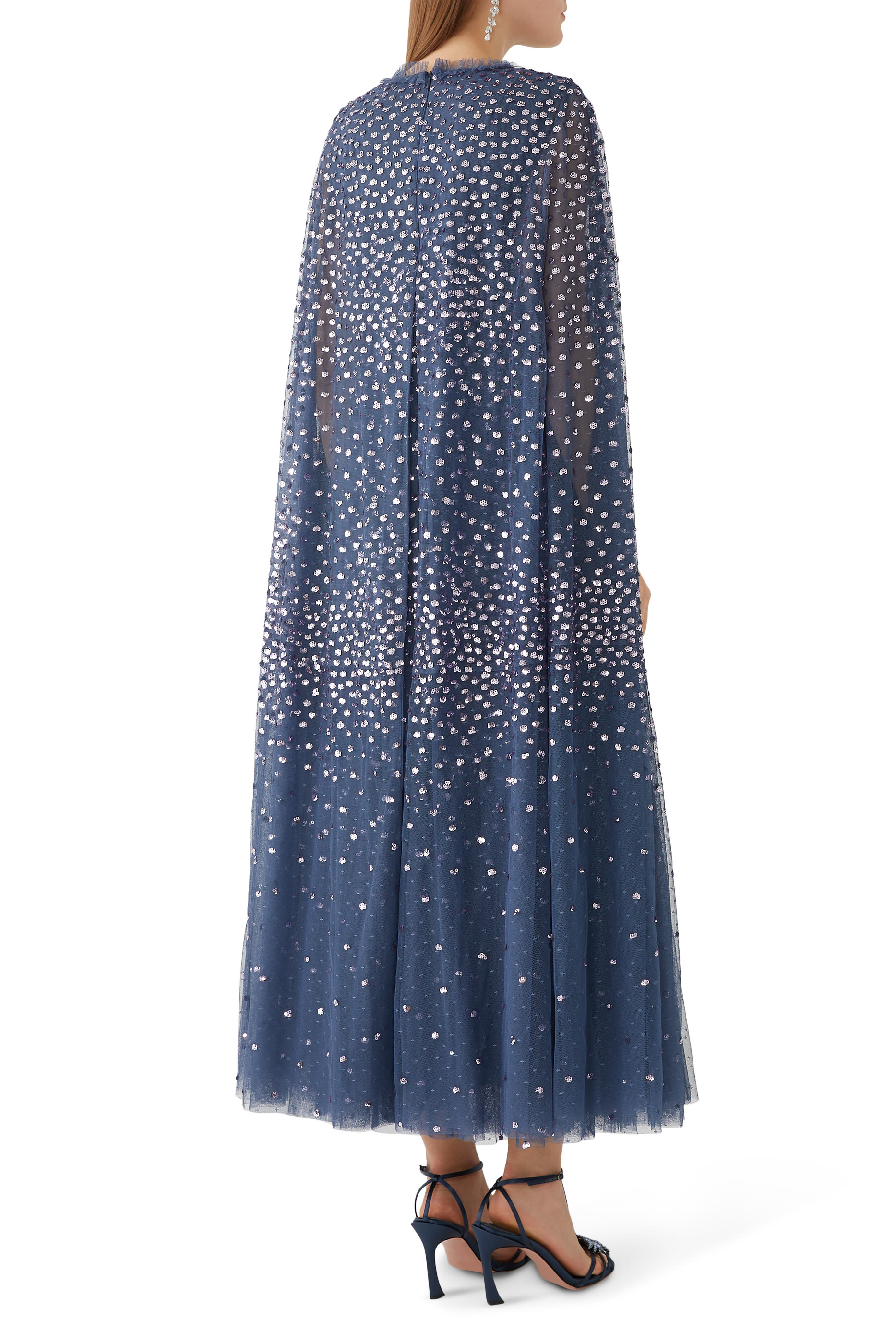 فستان سهرة بأكمام كاب بنقاط متناثرة بطول الكاحل