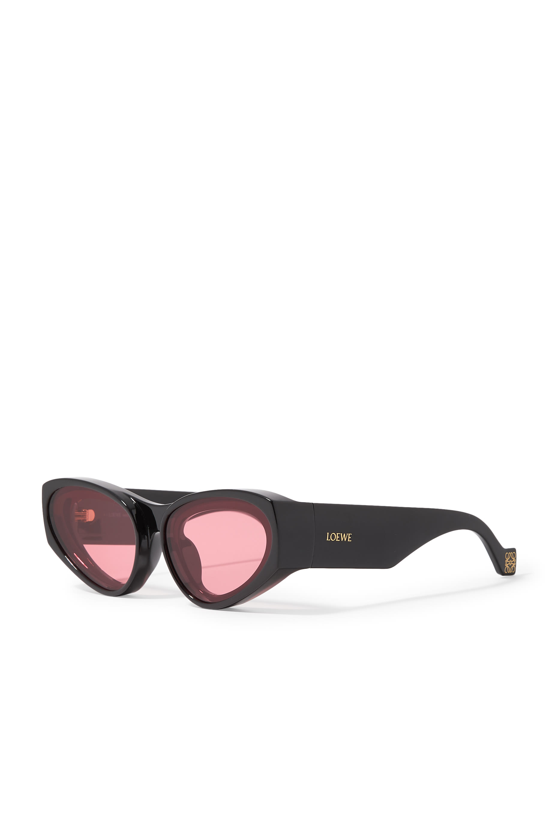 نظارة شمسية بتصميم عين القطة