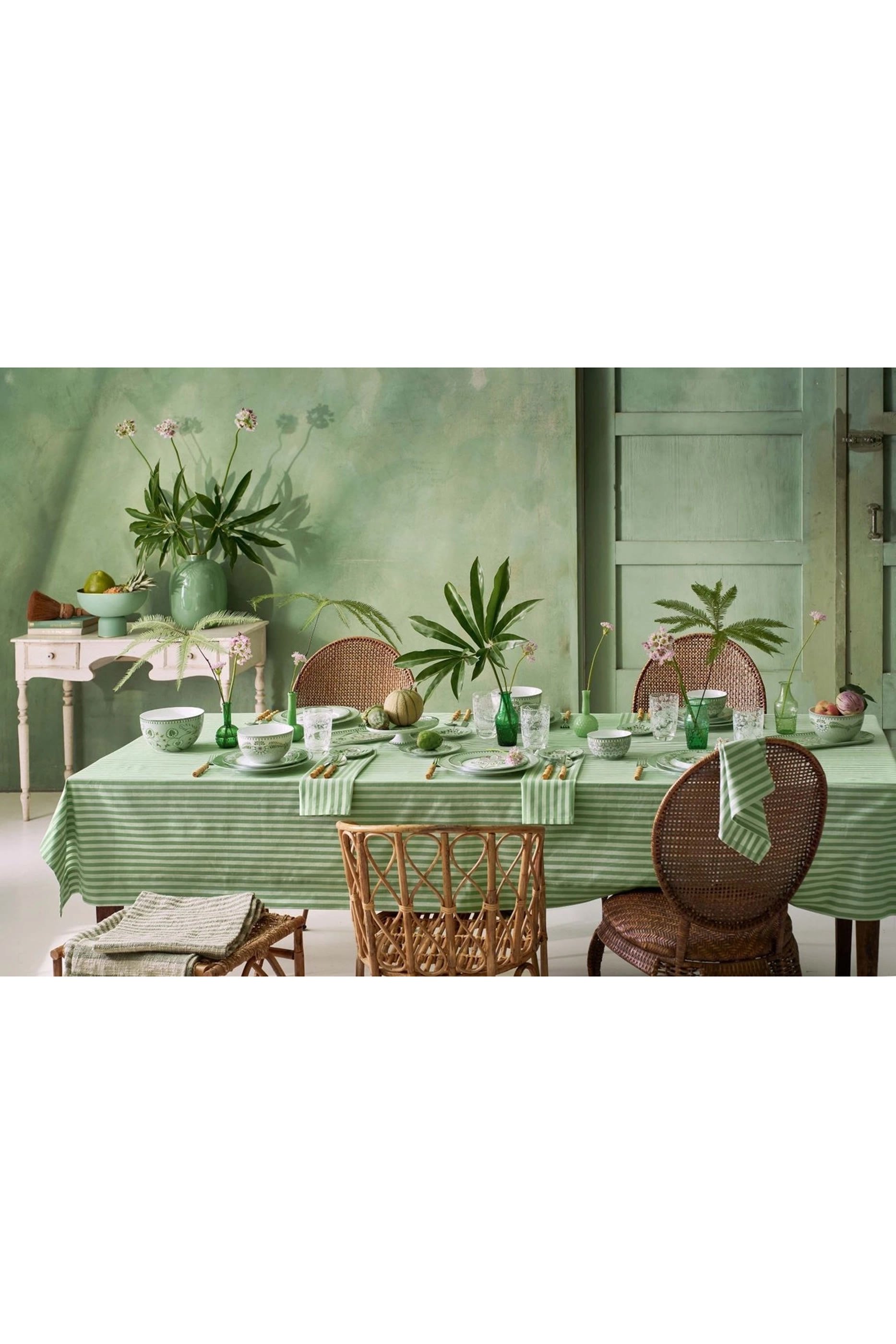 طقم فنجان طبق قهوة اسبريسو بنقشة ليلي اند لوتس