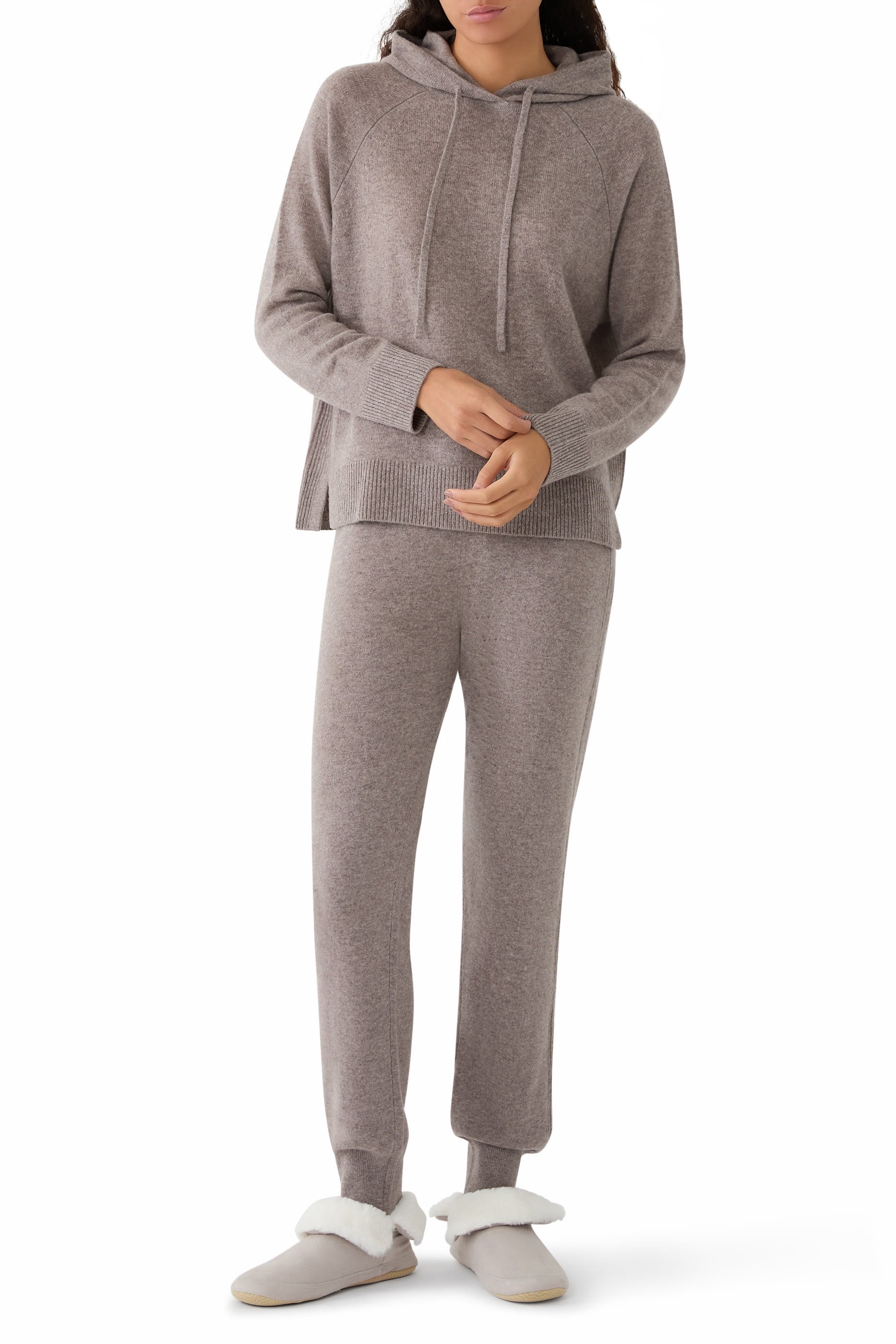 حذاء بوت كوزي بتفاصيل خياطة