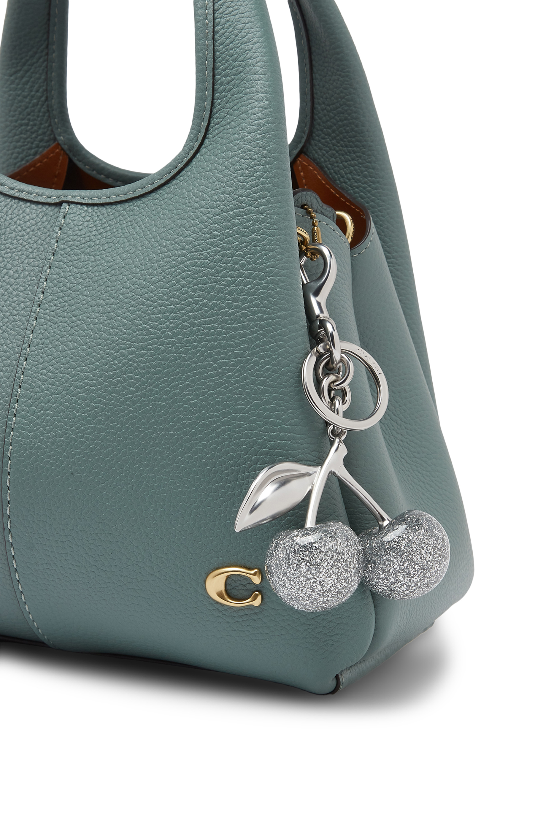 حلية حقيبة بتصميم كرز