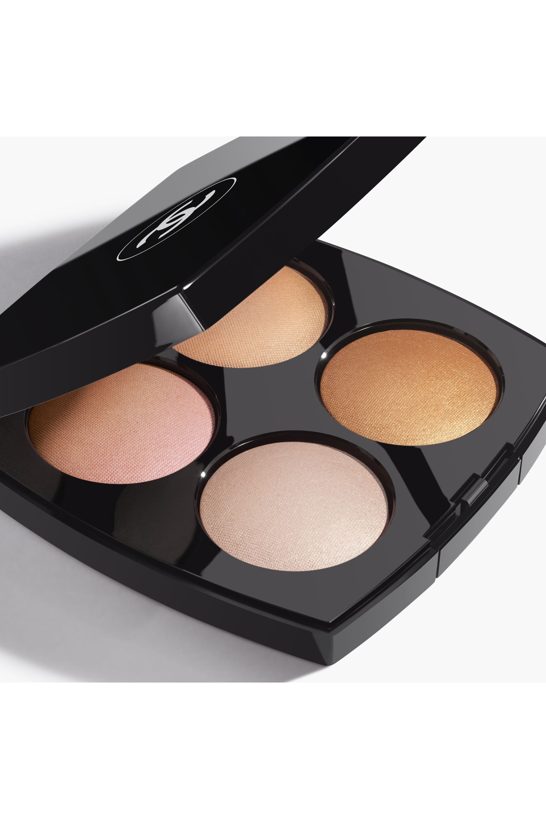 لوحة ظلال عيون وهايلايتر متعددة الاستعمالات Chanel Jeux De Lumi&egrave;res