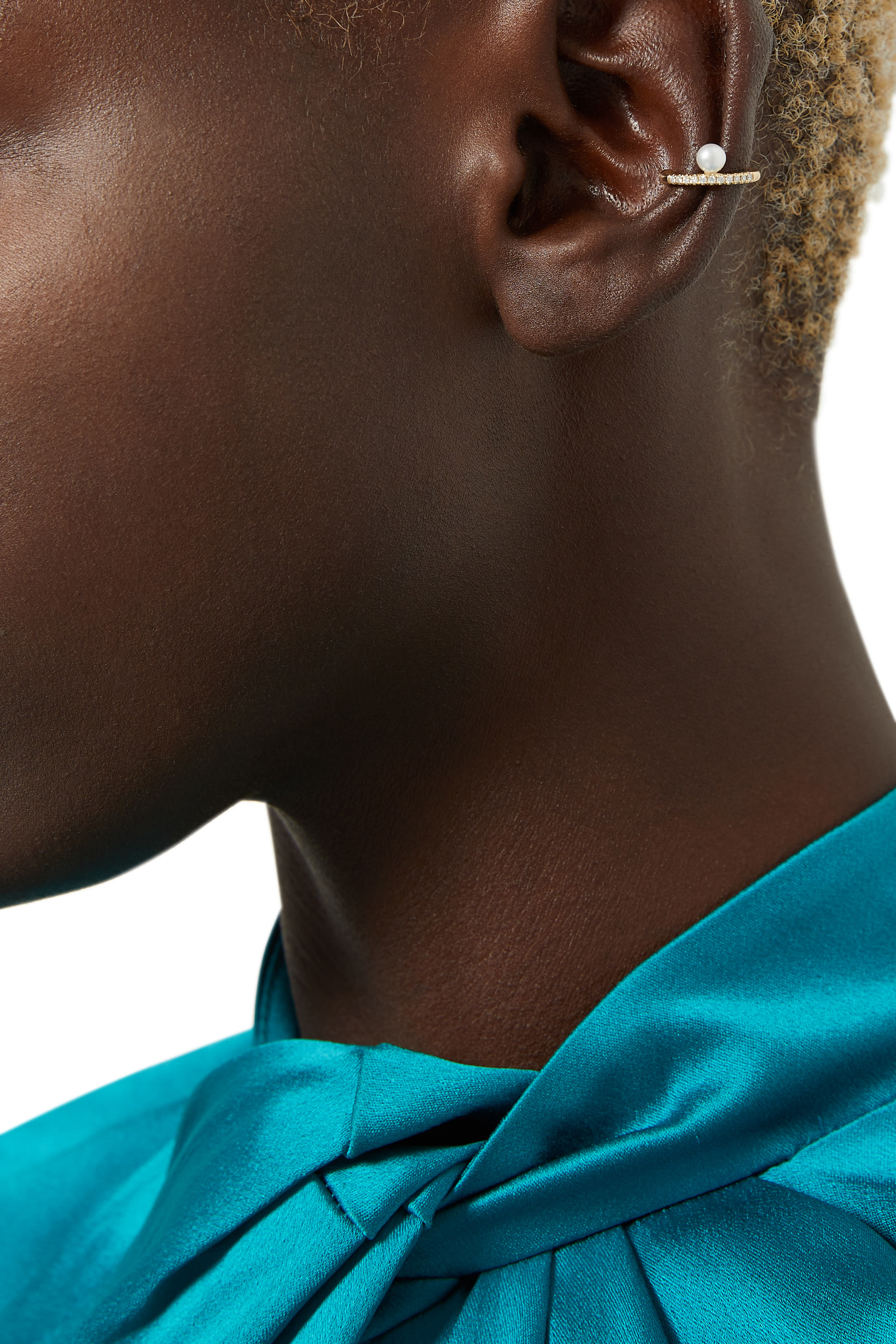 قرط ذهب عيار 14 قيراط مرصعة بالماس ولؤلؤ طبيعي