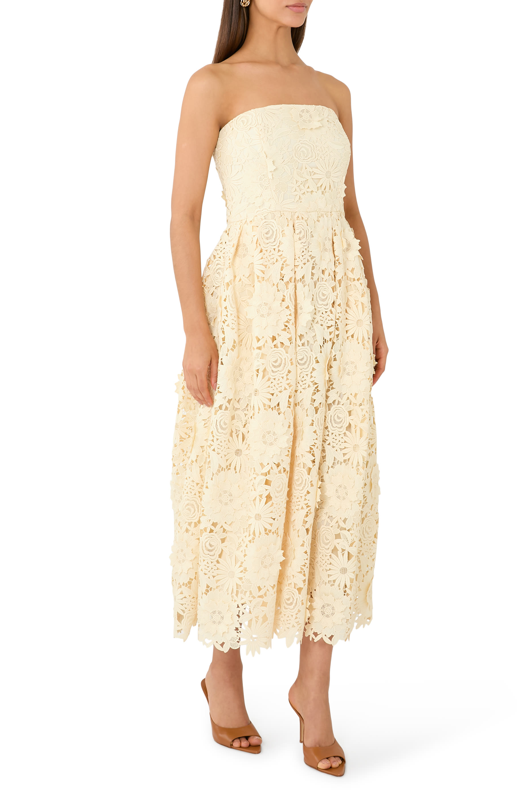 فستان بقصة واسعة متوسطة الطول دانتيل بارز الملمس