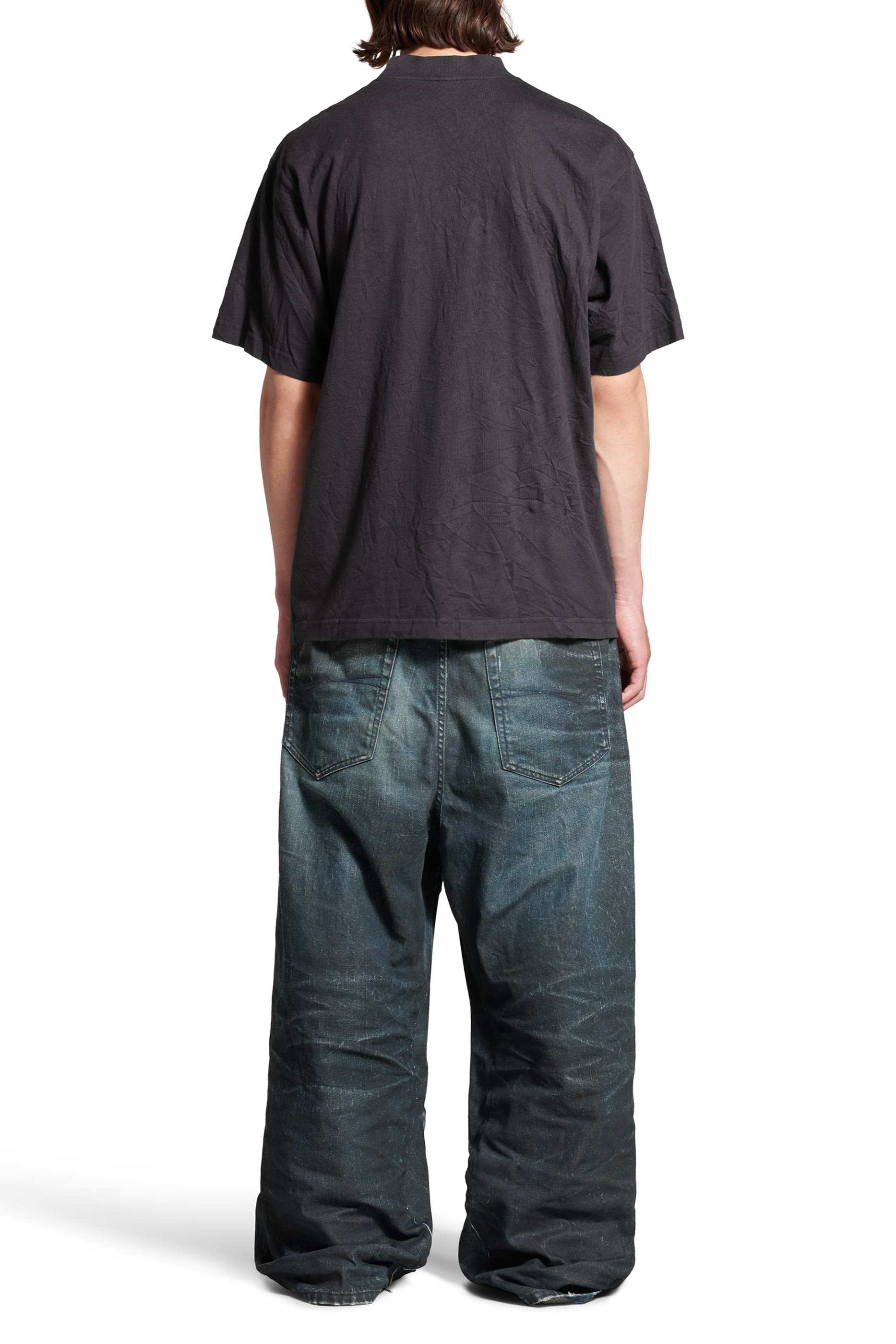 تيشيرت بشعار الماركة الرياضي