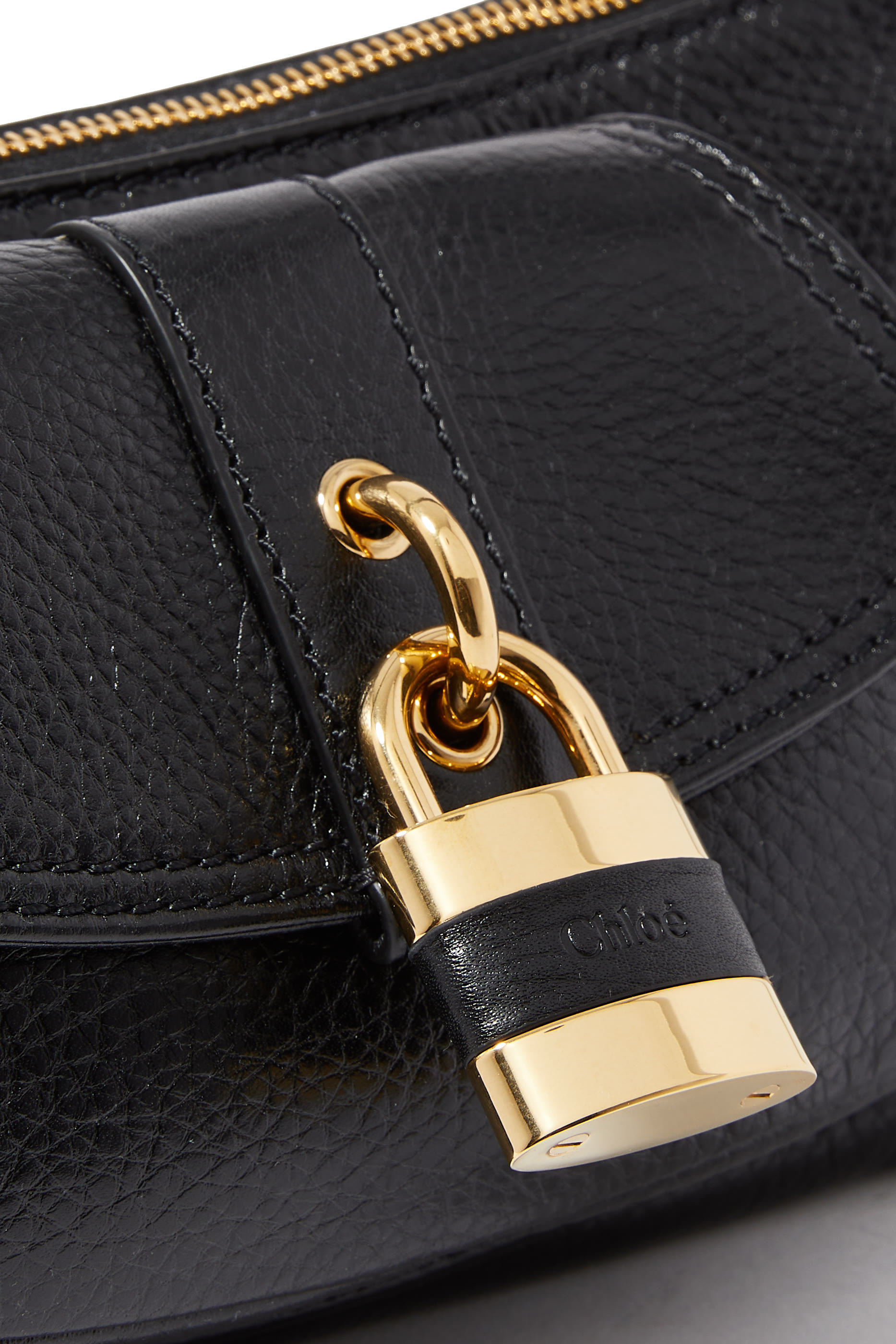 حقيبة كتف جلد