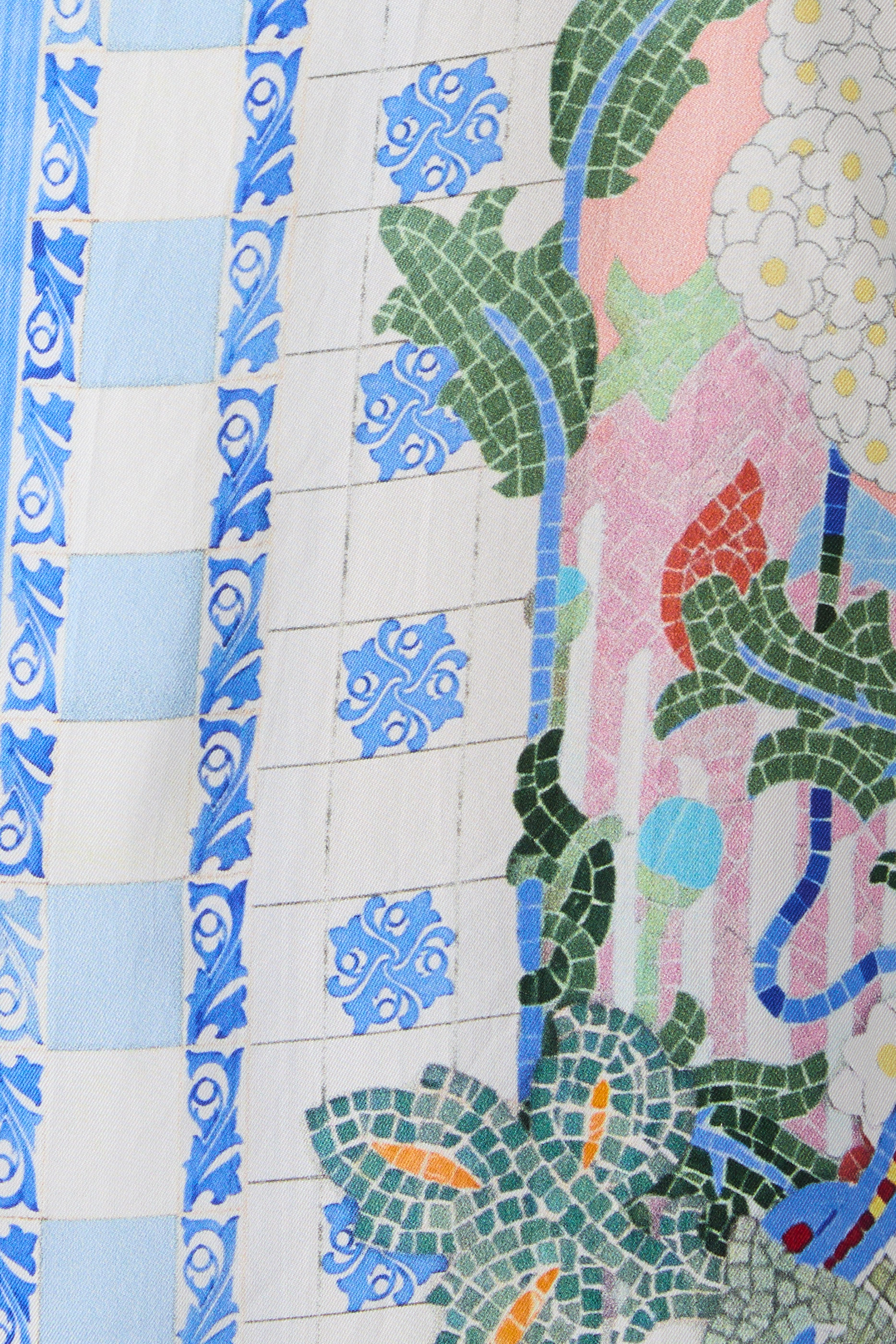 قميص بأساور مكشكشة ونقشة