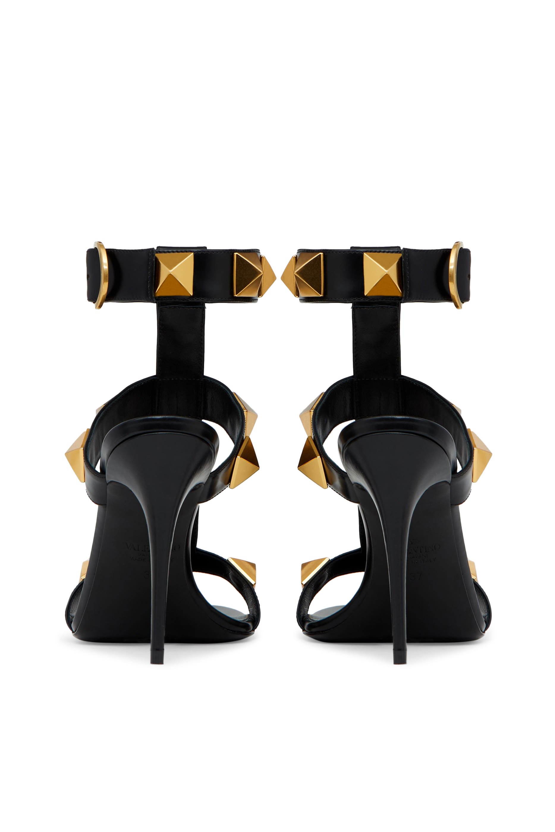 حذاء رومان بحلي هرمية وكعب مرتفع